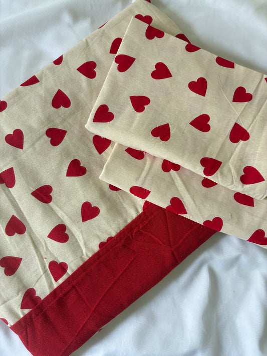 Red Heart Queen Size bedspread 90x100 inches
