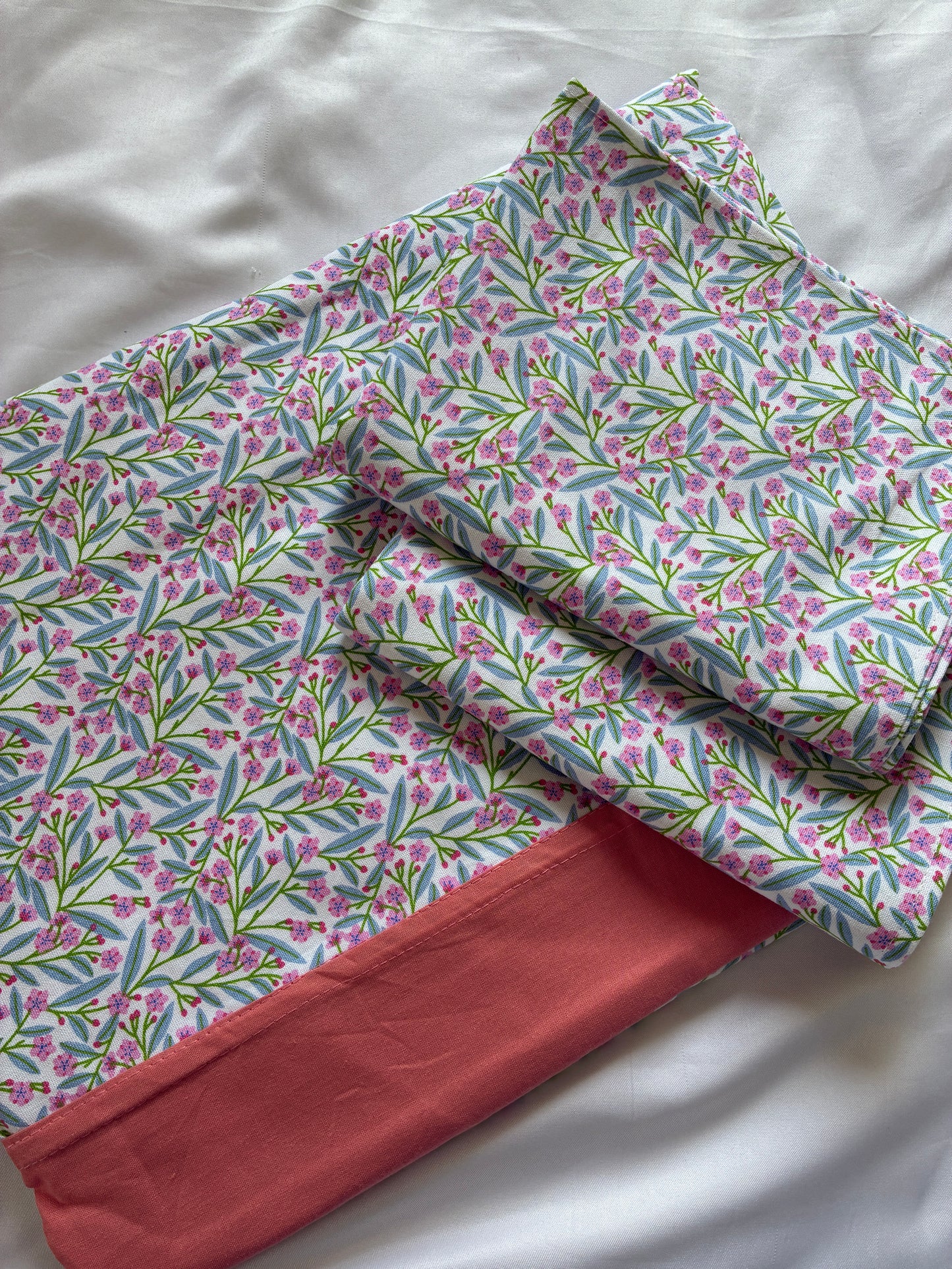 Queen bedspread 90x100 inches