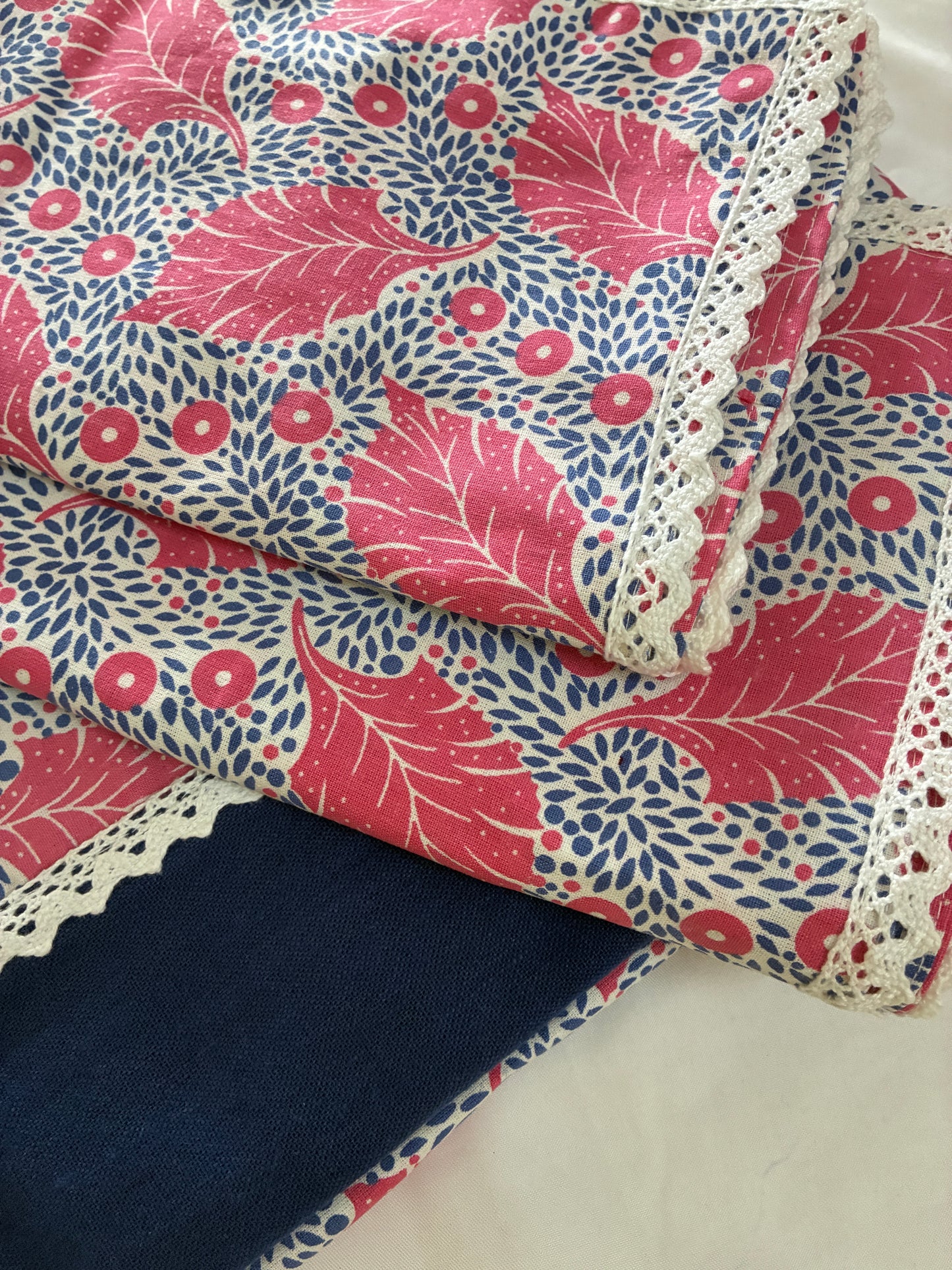 Lace Queen bedspread 90x100 inches