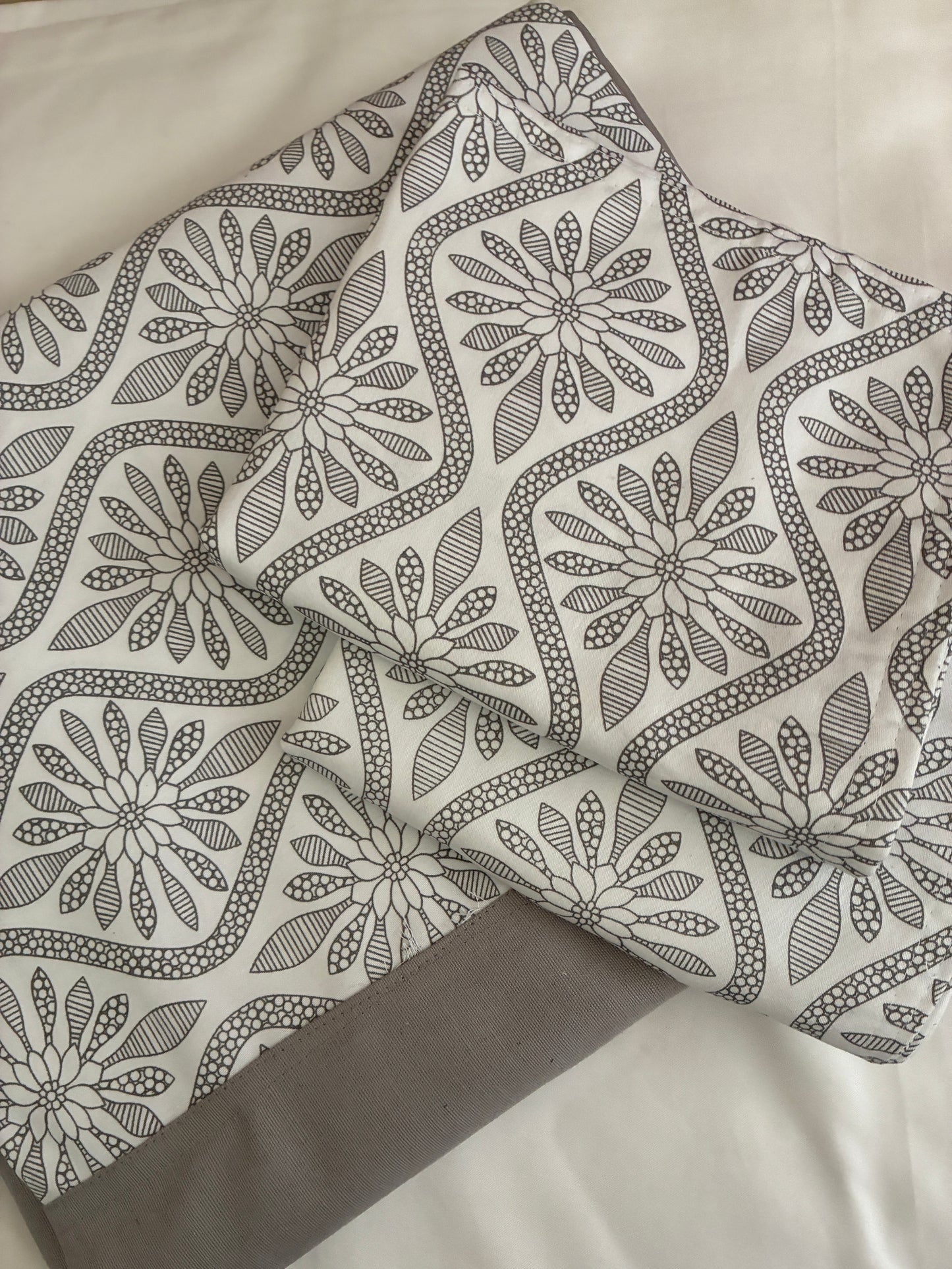 Floral Grid King Size Cotton Bedspread 100x110 inches