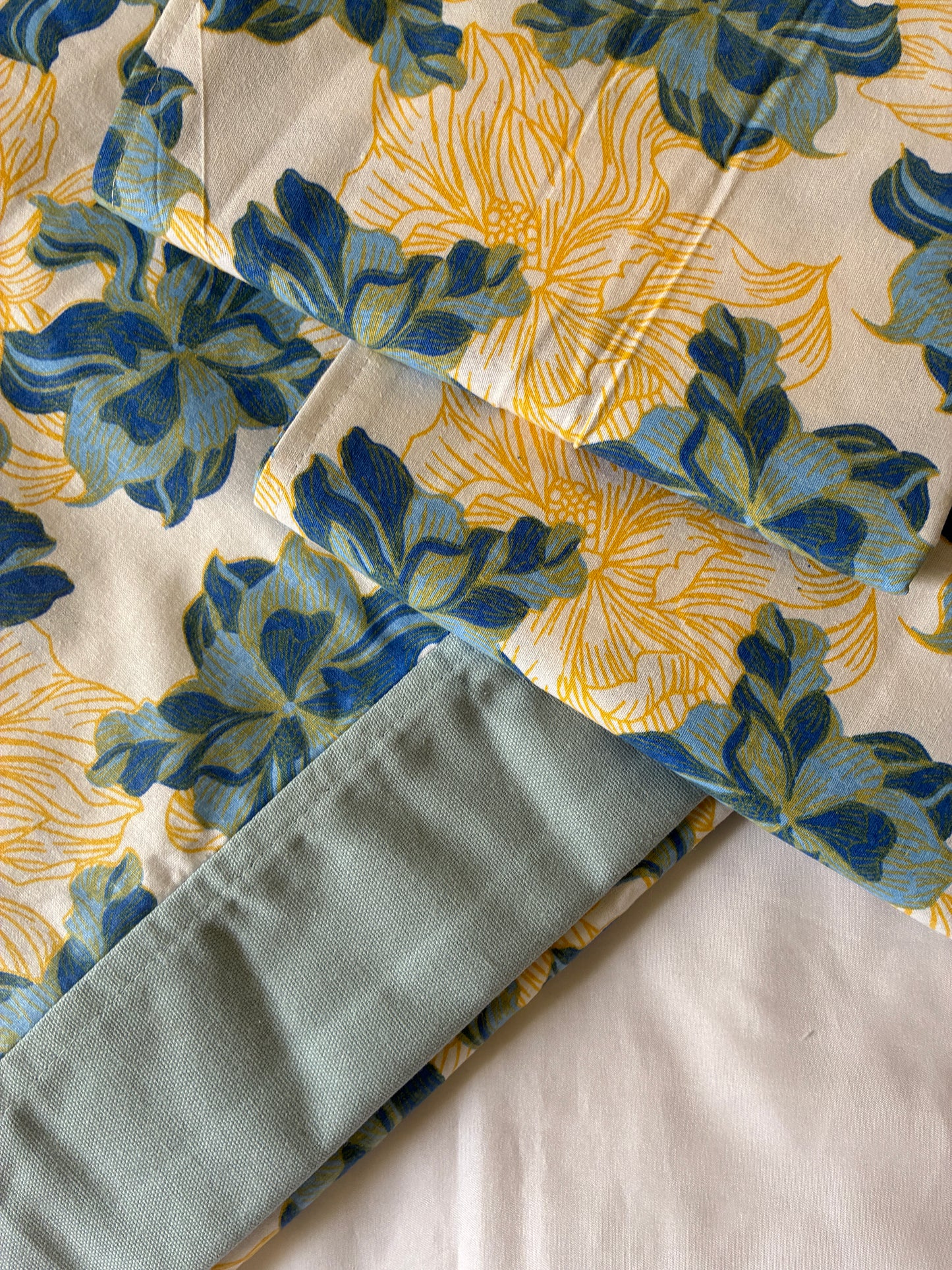 Blue Floral Queen Size bedspread 90x100 inches