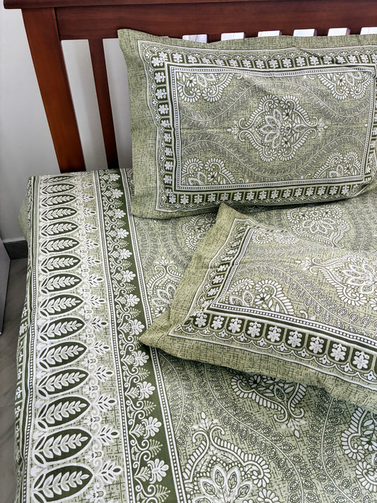 Light Green Queen Bedspread 90x100 inches