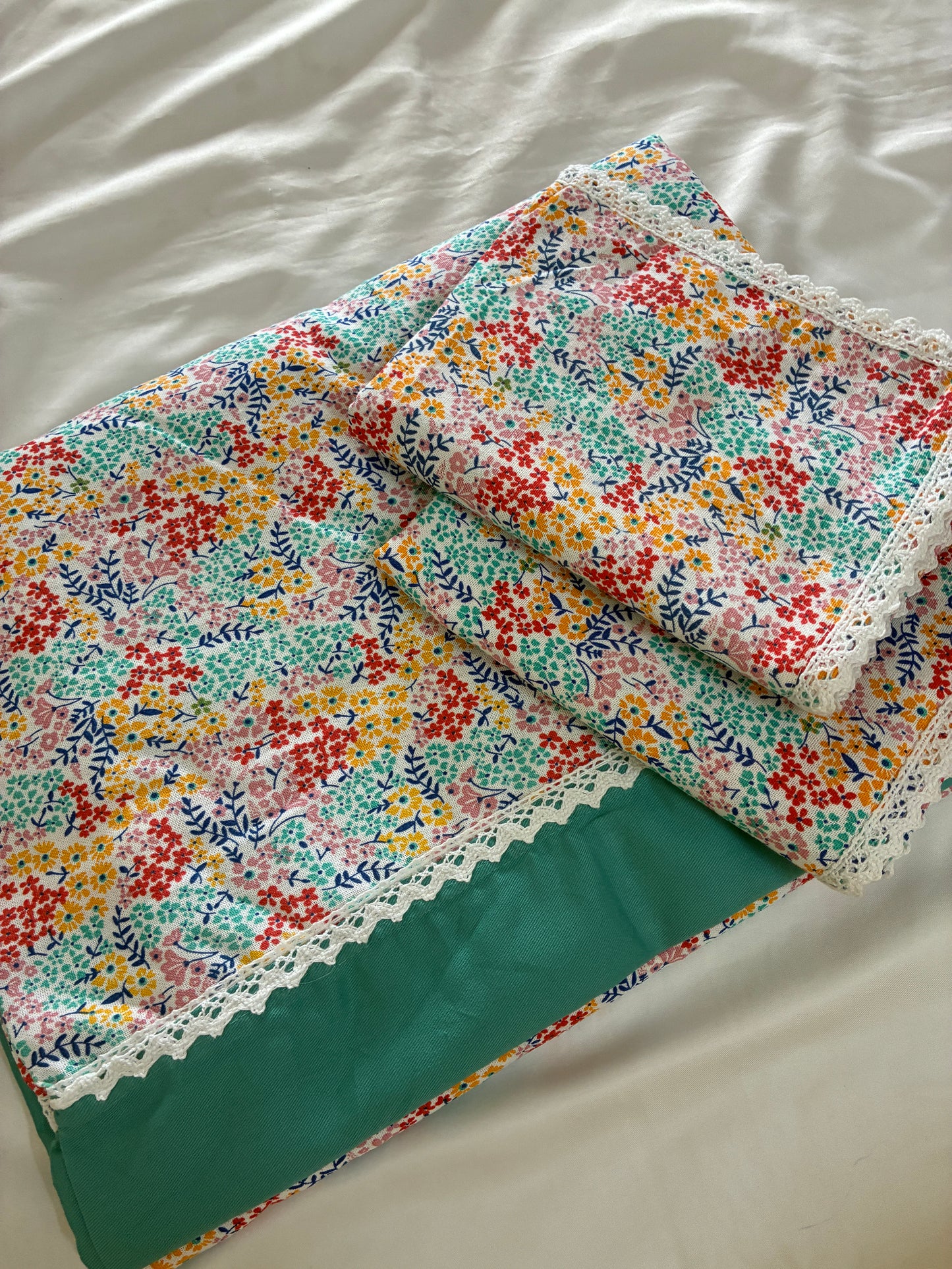 Lace Queen bedspread 90x100 inches