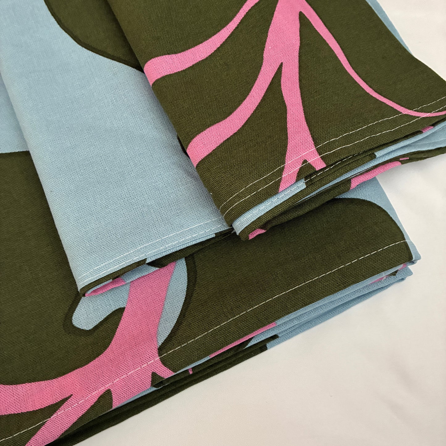 Green Abstract Single Size Cotton Bedspread with 2 Pillow Covers 60 x 90 in