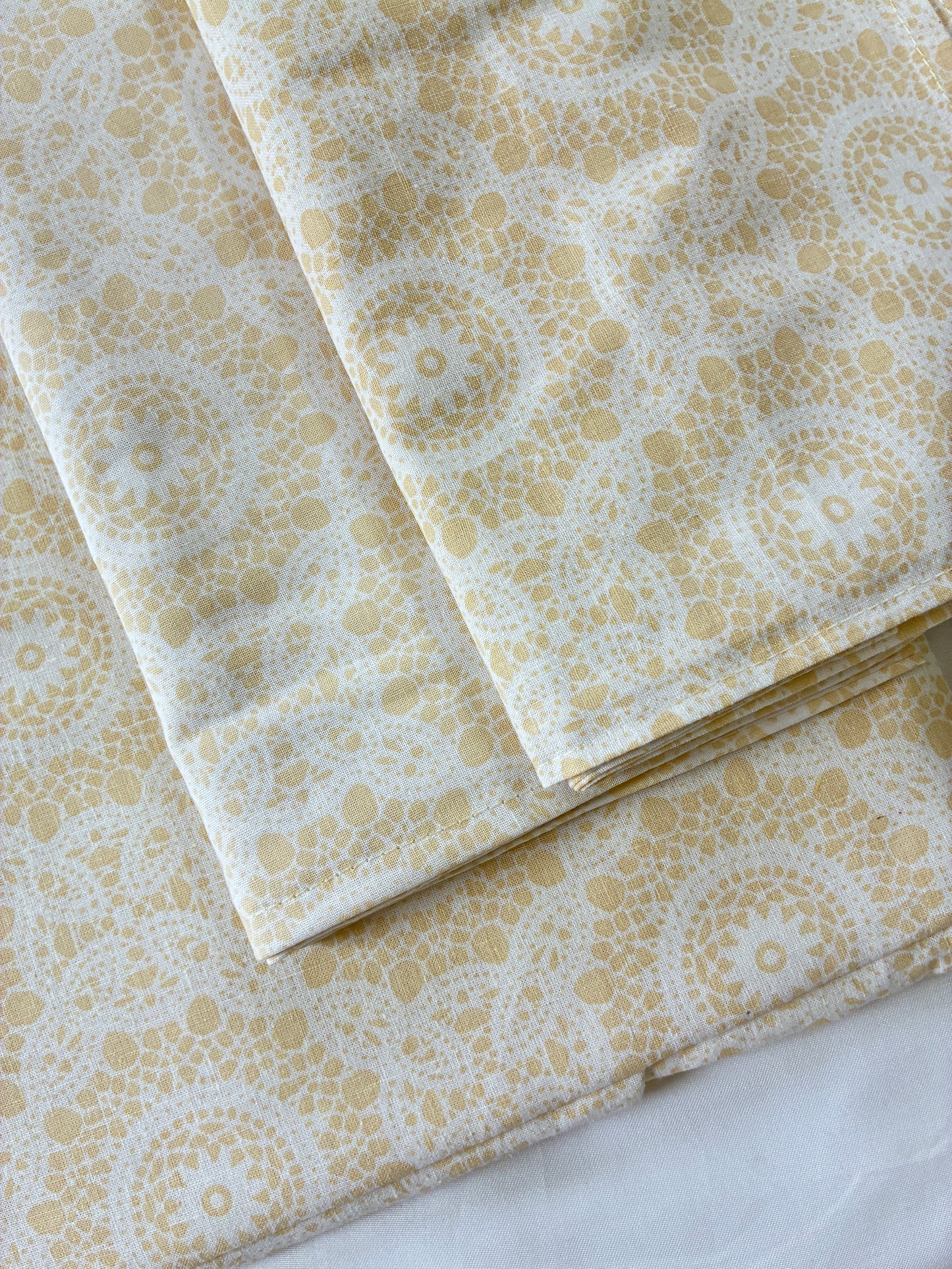 Single Size Cotton Bedspread with 2 Pillow Covers 60 x 90 in