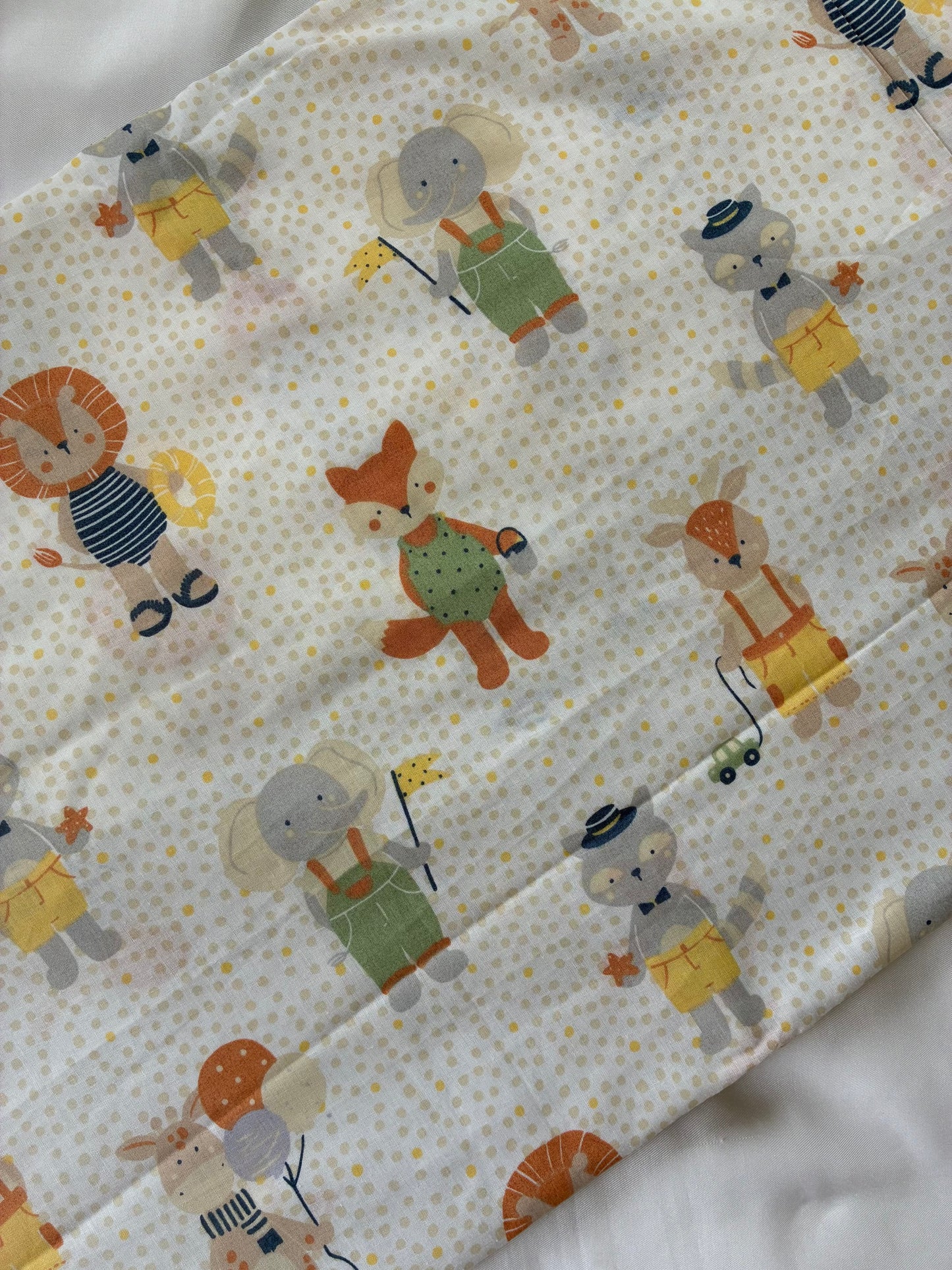 Animals Print King Size Satin Cotton Bedspread 100x110 in