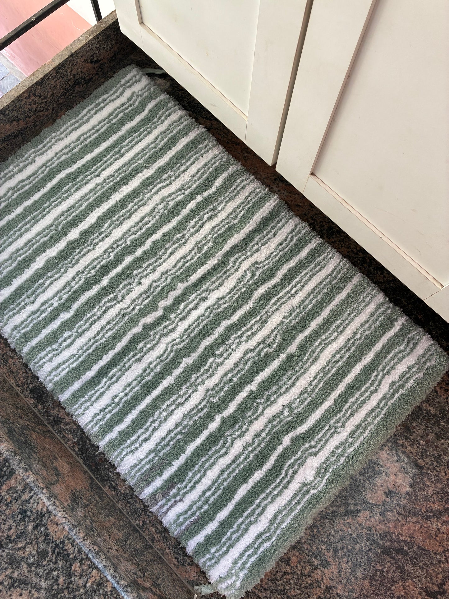 Big Ultra Soft Anti Slip Door Mat (82x 52 cm)