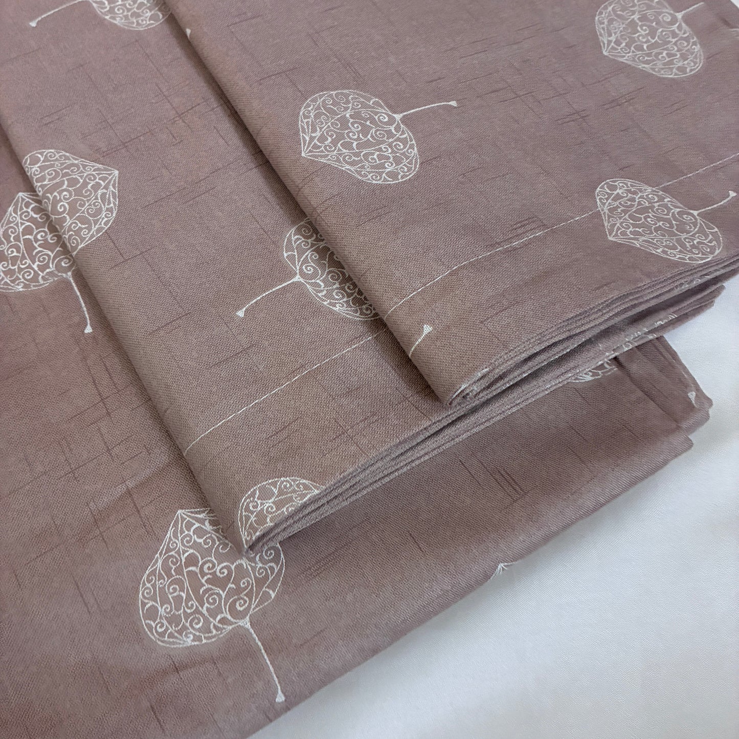 Maple Leaf premium Queen bedspread 90x100 in(2 pillow covers)