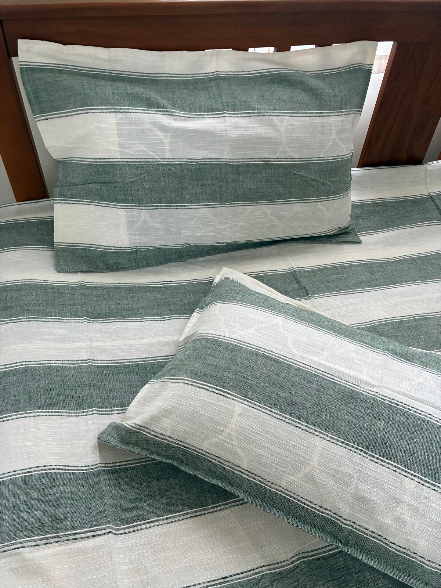 Premium Stripes King Size Bedspread 108 x 108 in