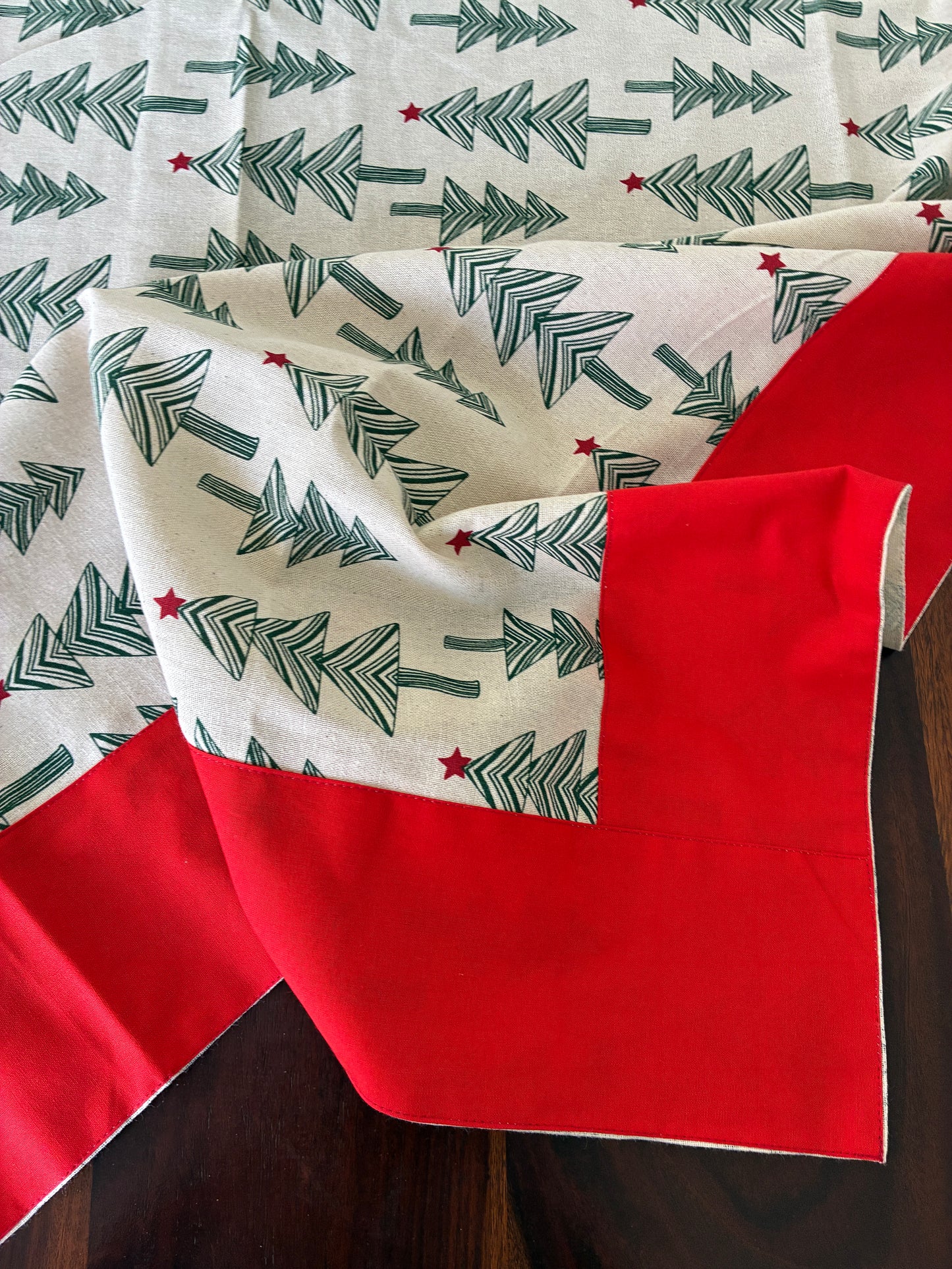 Christmas Tree Print 4 Seater Table Covers