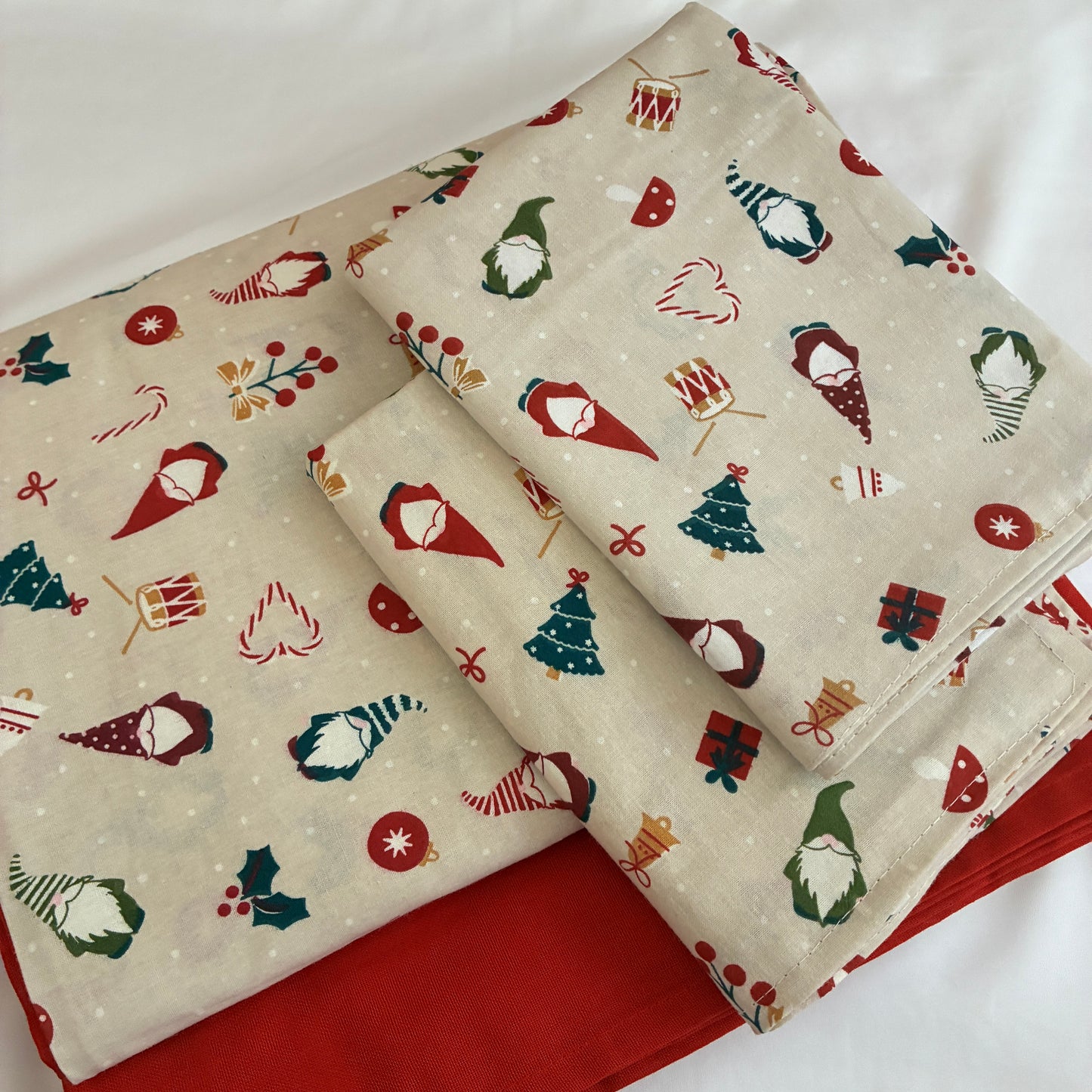 Santaclaus King Size Cotton Bedspread 100x110 in (2 pillow covers)