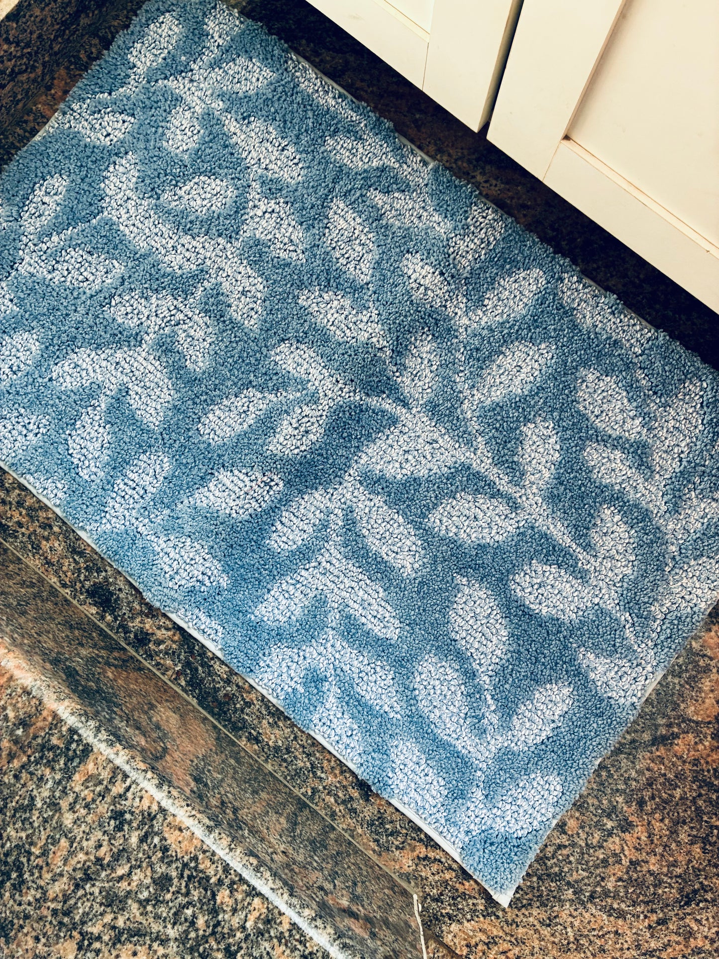 Big Ultra Soft Anti Slip Door Mat (82x 52 cm)