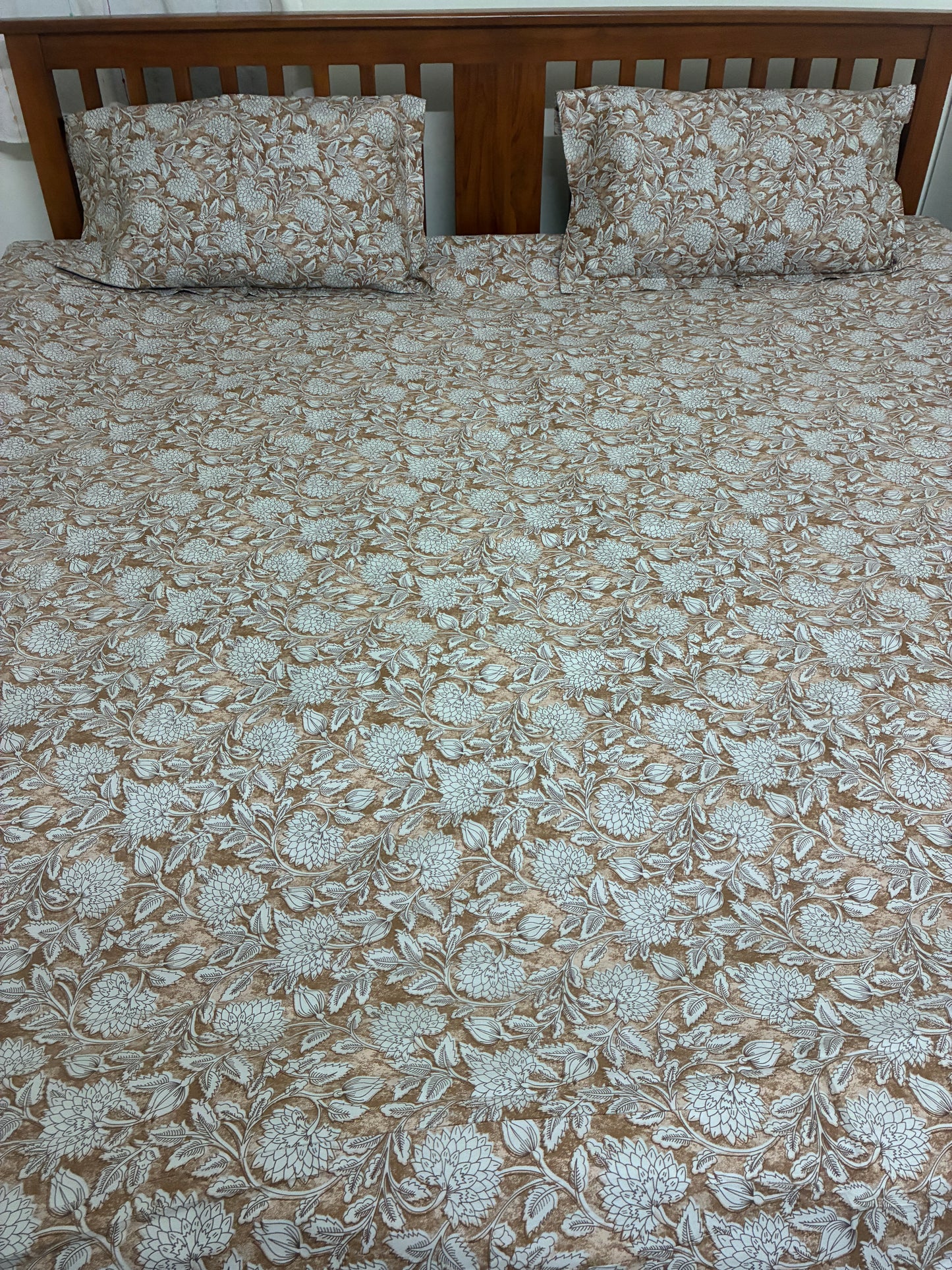 Brown Floral Super King Size Bedspread 120x 120 inches
