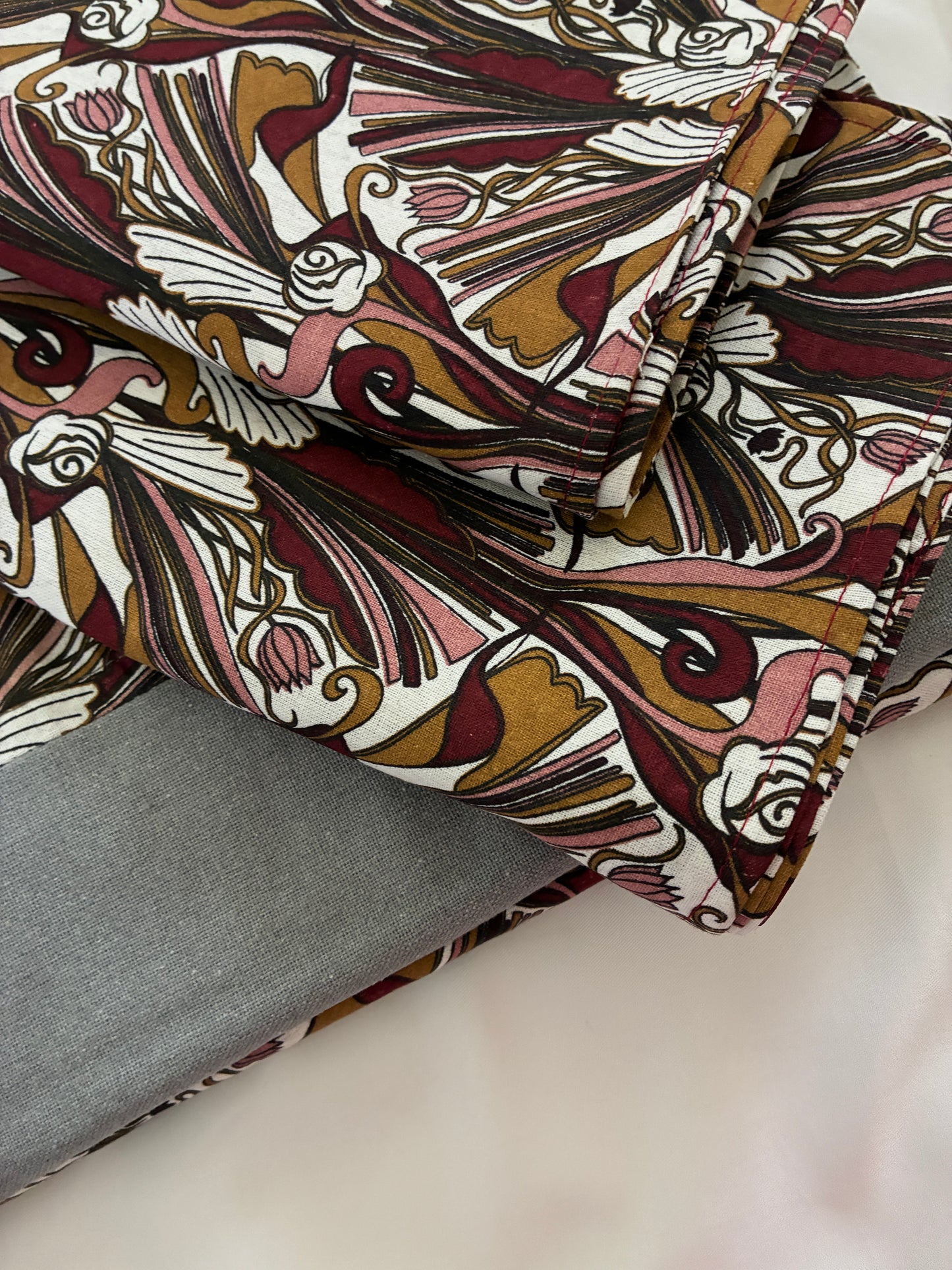 Vintage Bloom Queen Size Bedspread 90x100 inches