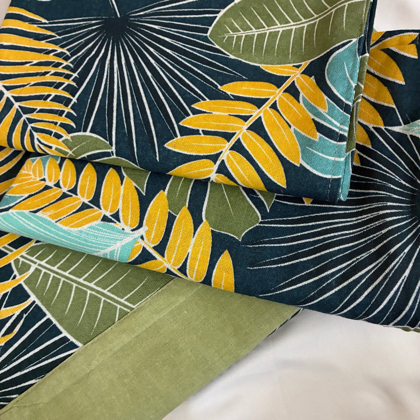 Wild Leaves Cotton Bedspread with 2 Pillow Covers 70 x 90 in