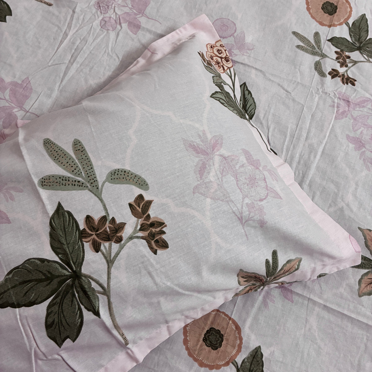 Pink Floral Queen Size Fitted Cotton Bedspread (2 pillow covers)