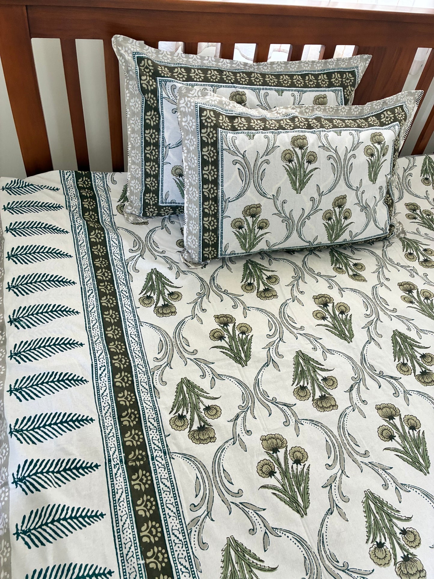 Queen Bedspread 90x100 inches