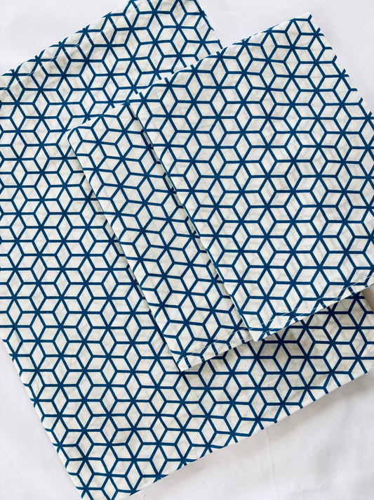 Blue Hexagon Single Size Bedspread with 2 Pillow Covers 60 x 90 in