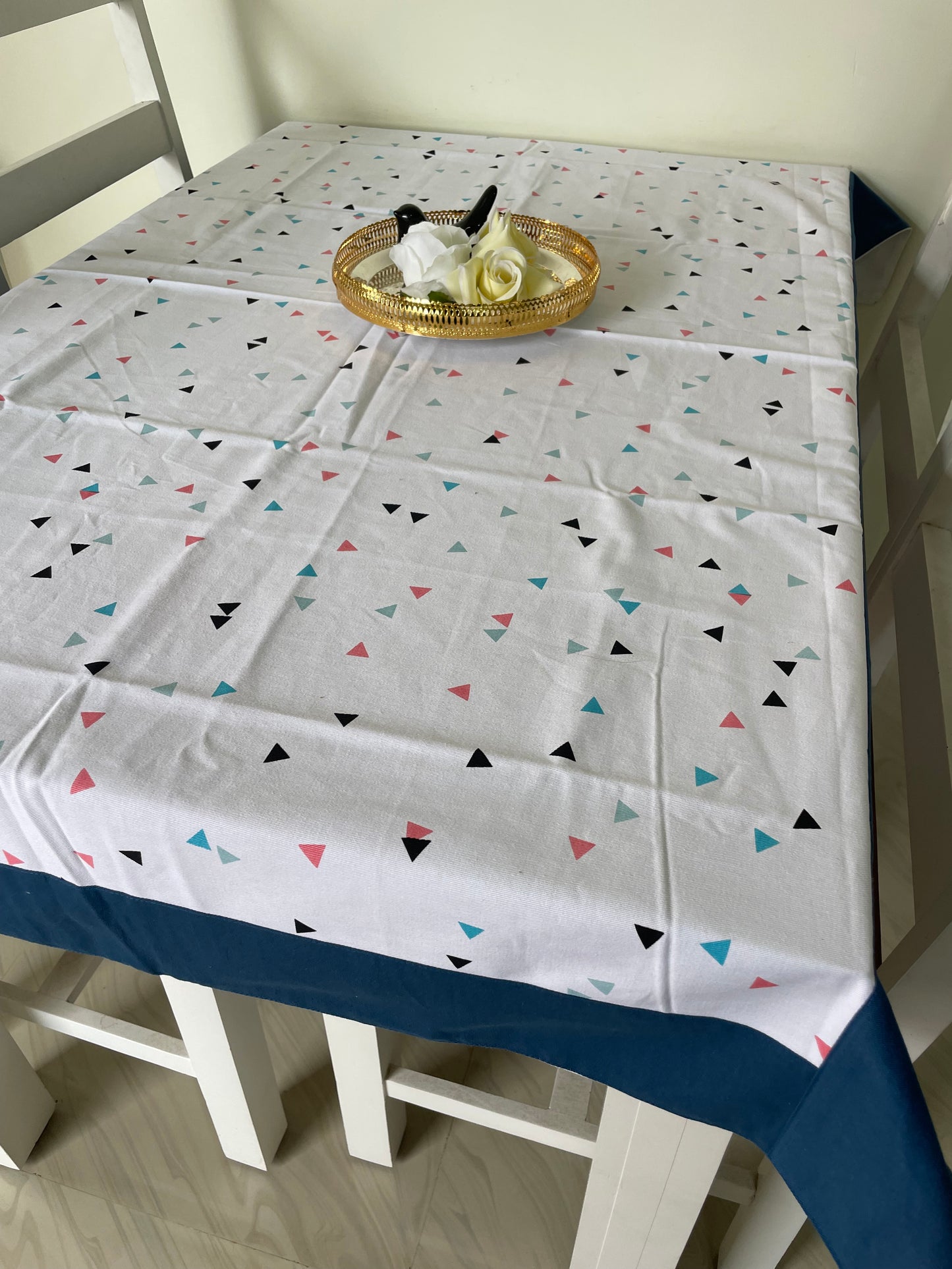 Triangle Print Table Covers