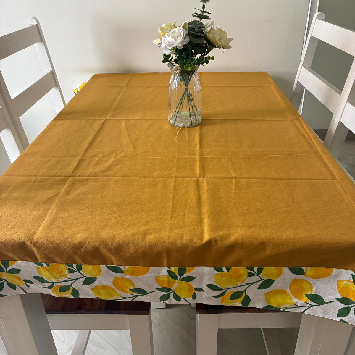 Plain with Lime Border 4 Seater Table Covers