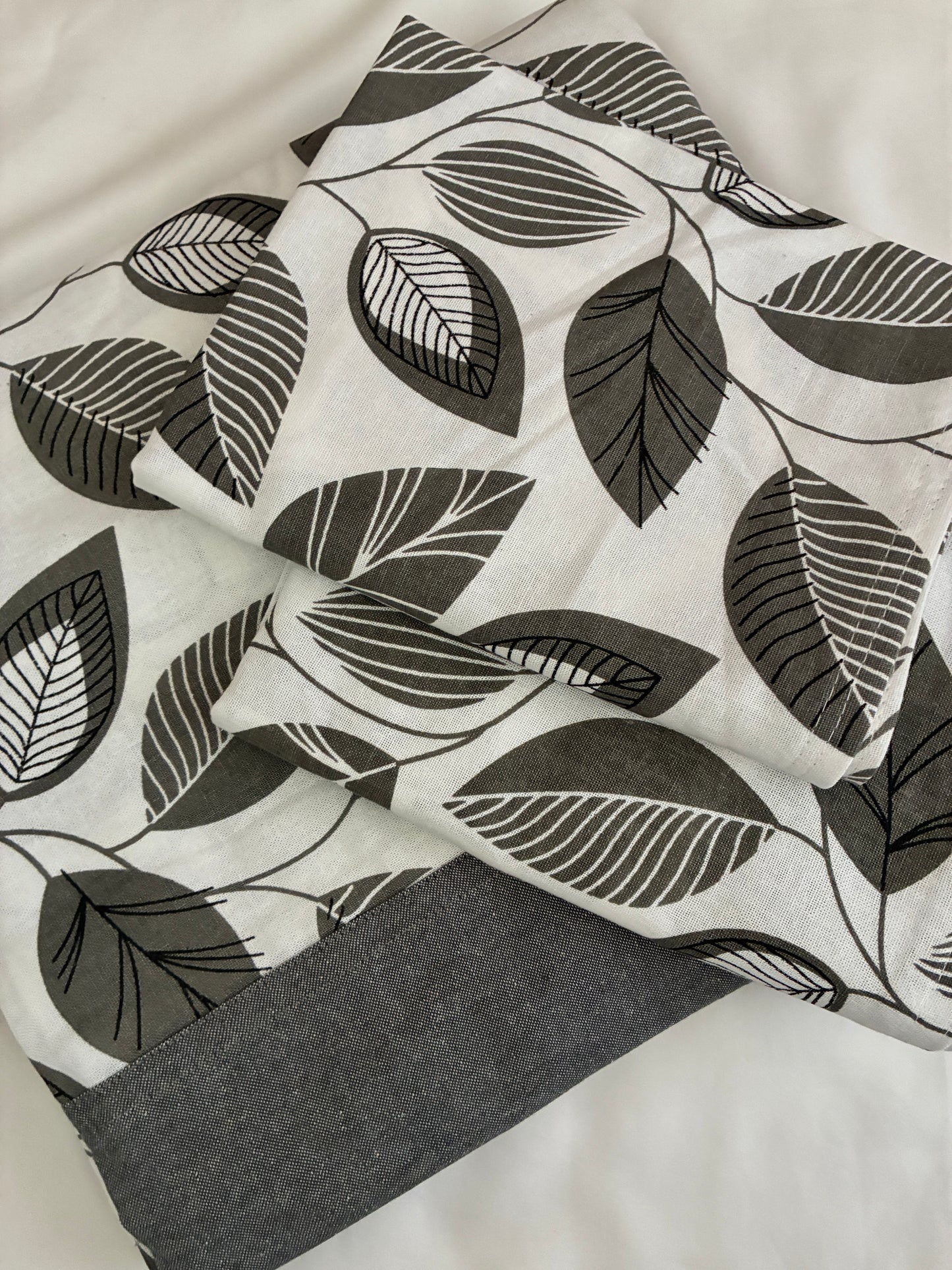Leaf King Size Cotton Bedspread 100x110 inches