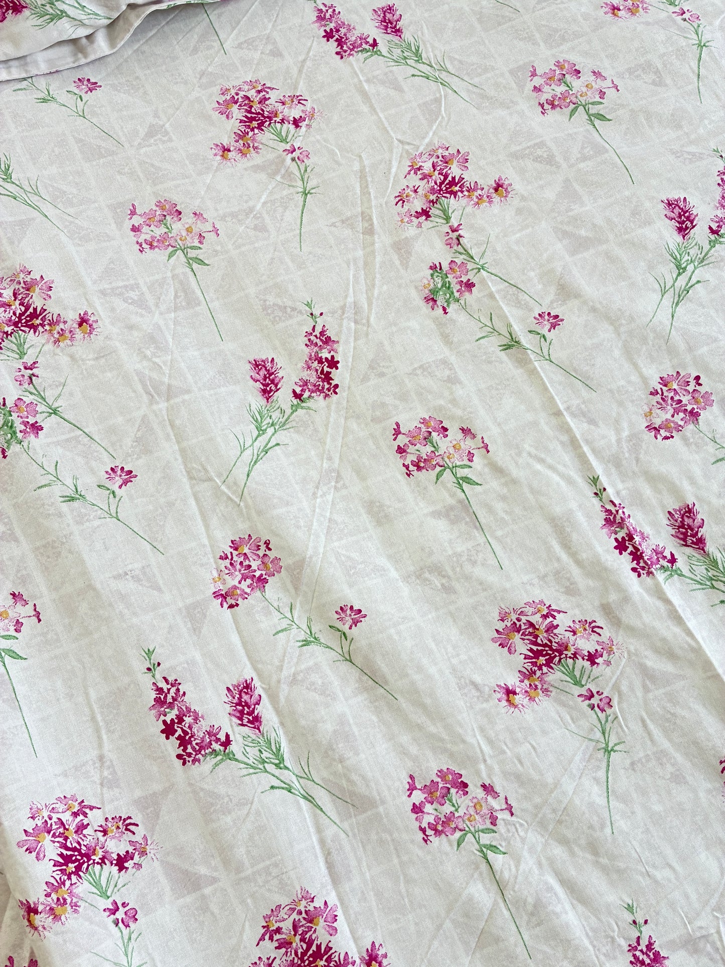 Queen Size Fitted Cotton Bedspread.
