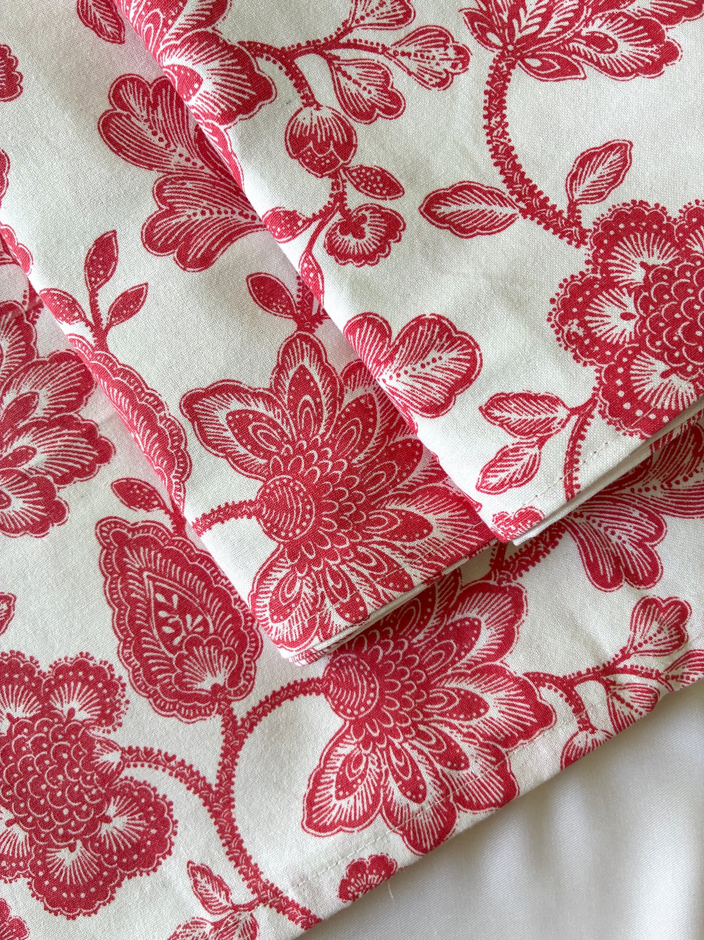 Single Size Cotton Bedspread with 2 Pillow Covers 60 x 90 in