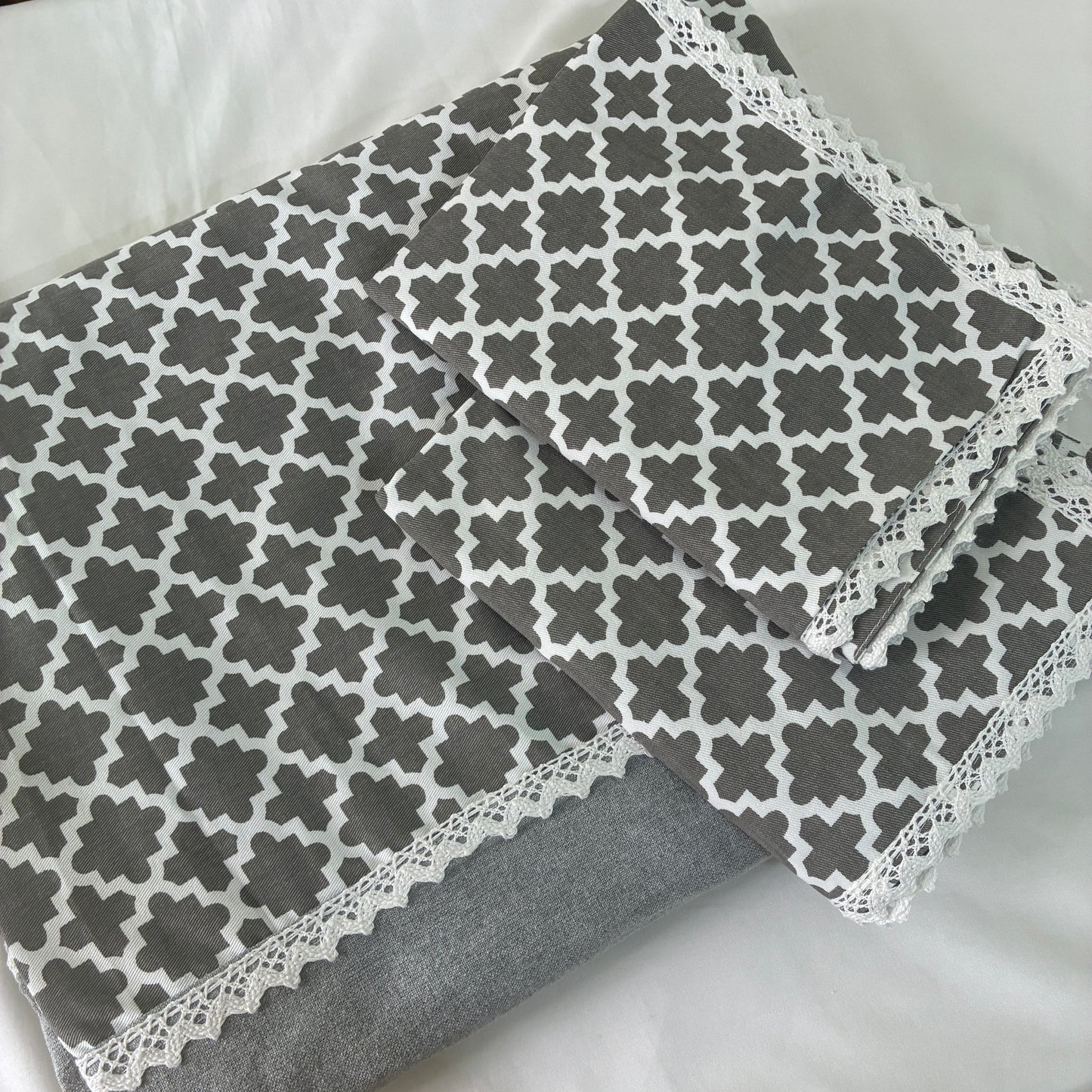 Abstract Lace Queen bedspread 90x100 inches