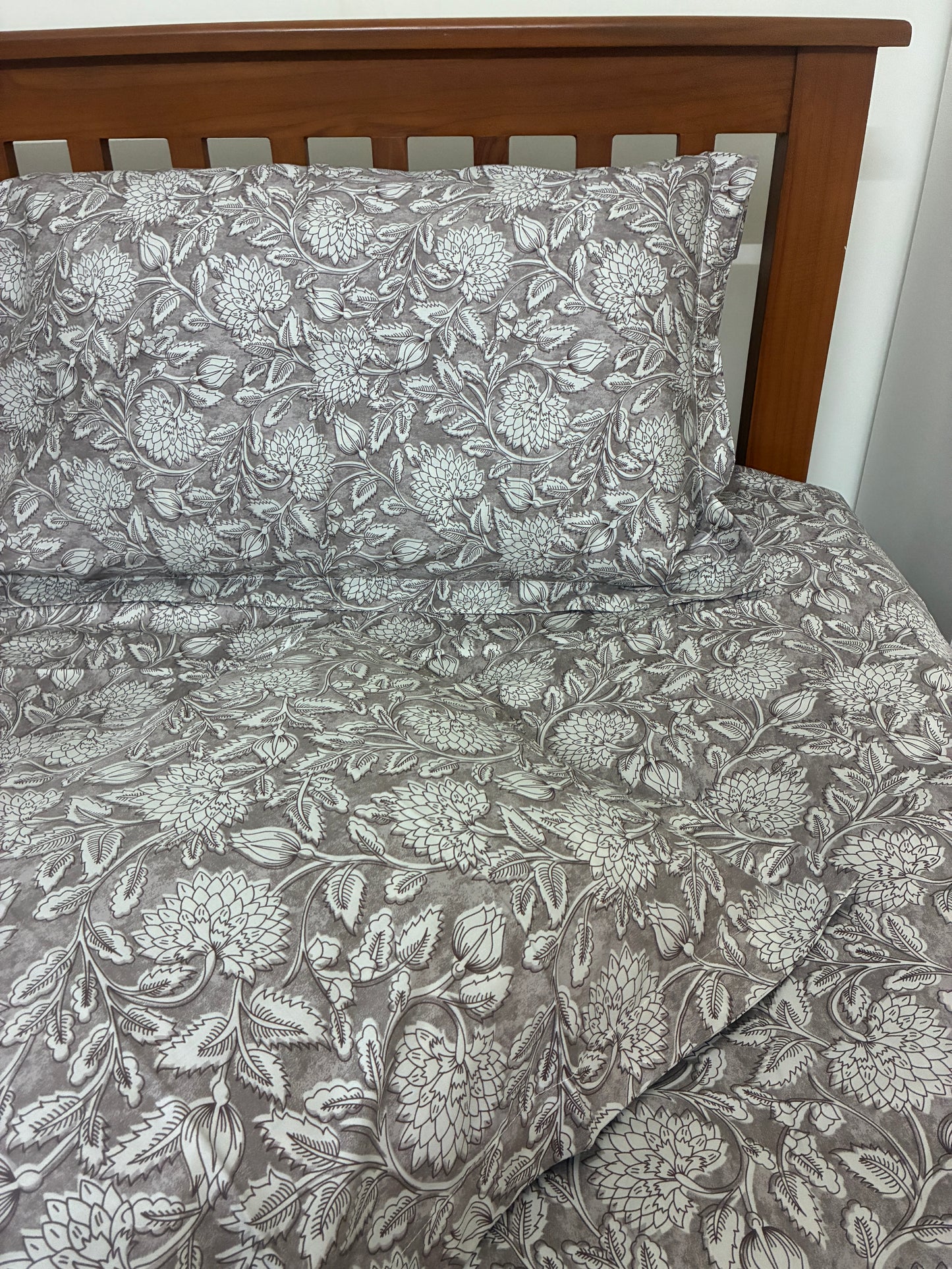 Grey Floral Super King Size Bedspread 120x 120 inches