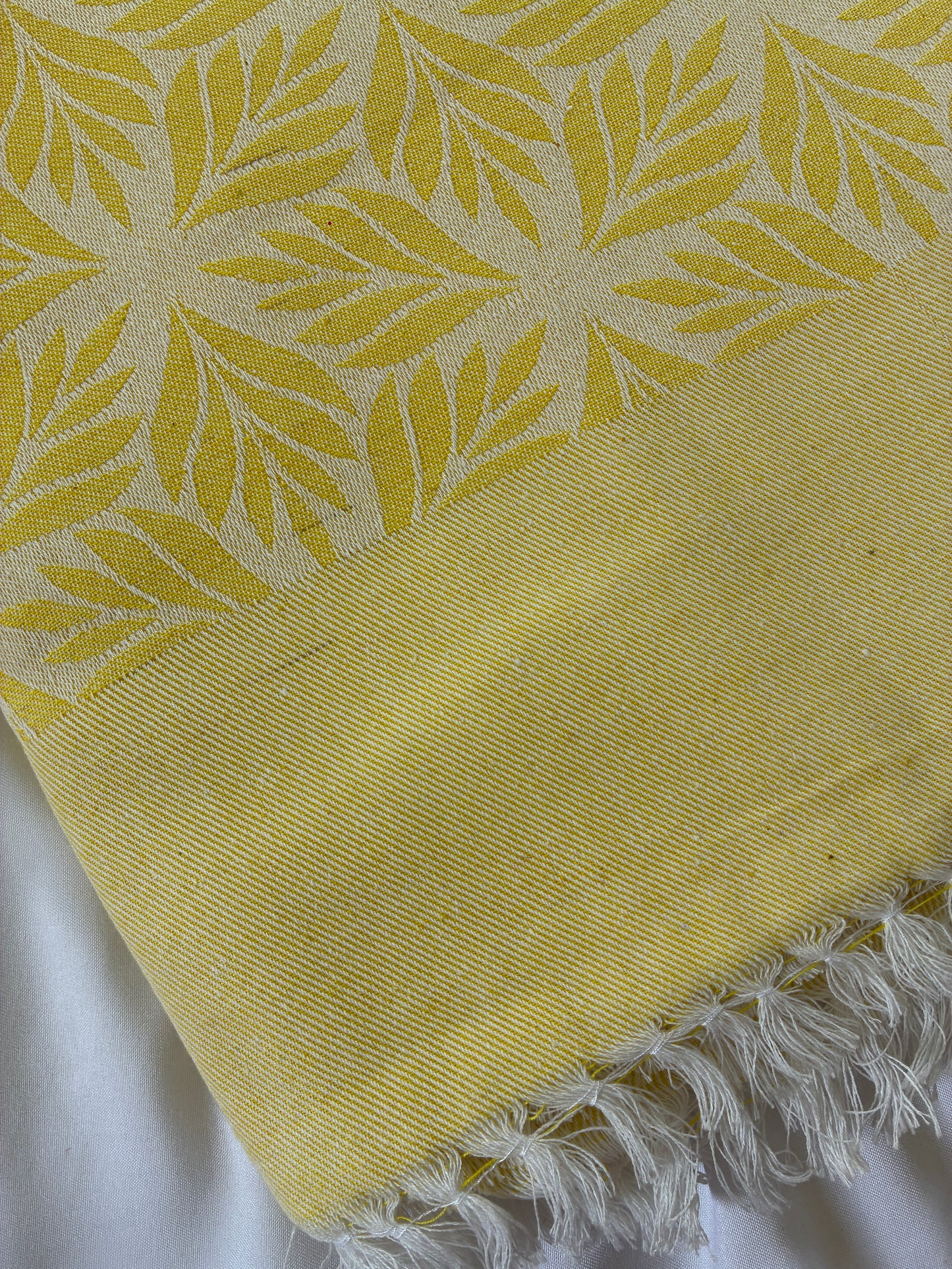 Yellow Leaf Single Size Blanket / Throw