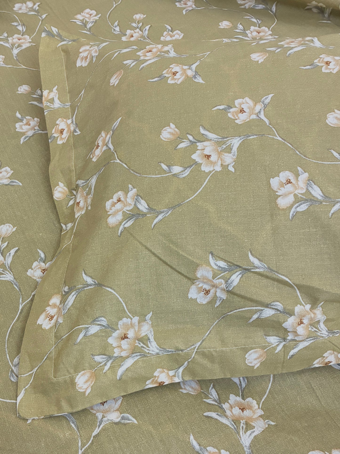 Olive Floral Queen Size Fitted Cotton Bedspread (2 pillow covers)