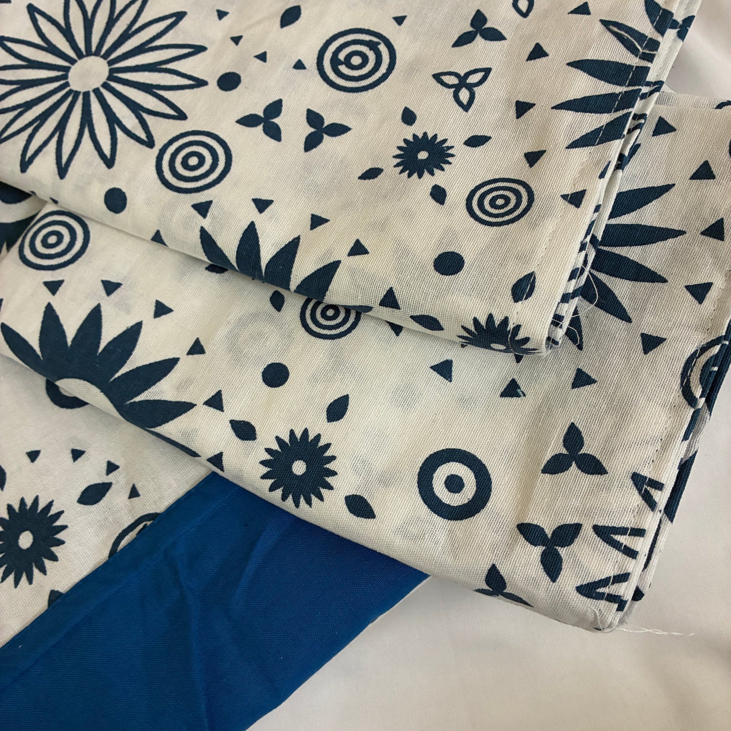 Blue Cotton Bedspread with 2 Pillow Covers 70 x 90 in