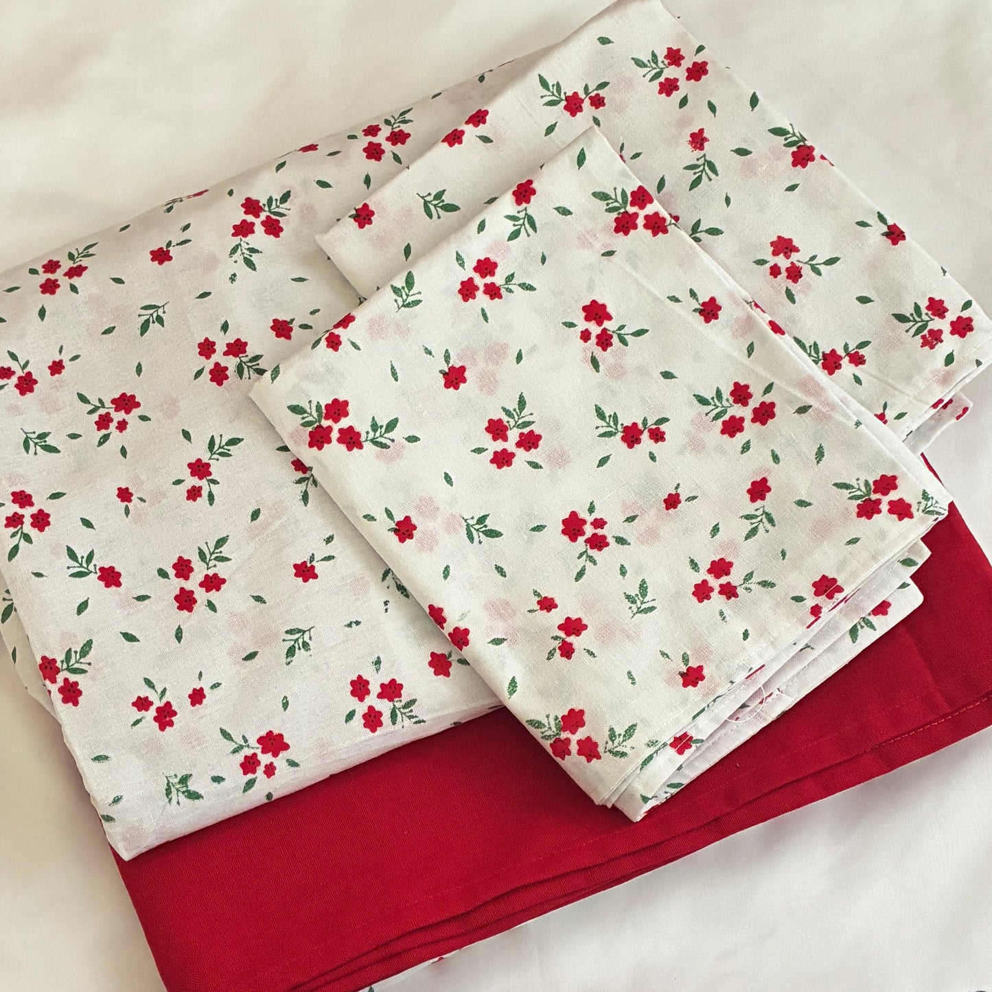 Christmas Print King Size Cotton Bedspread 100x110 in (2 pillow covers)
