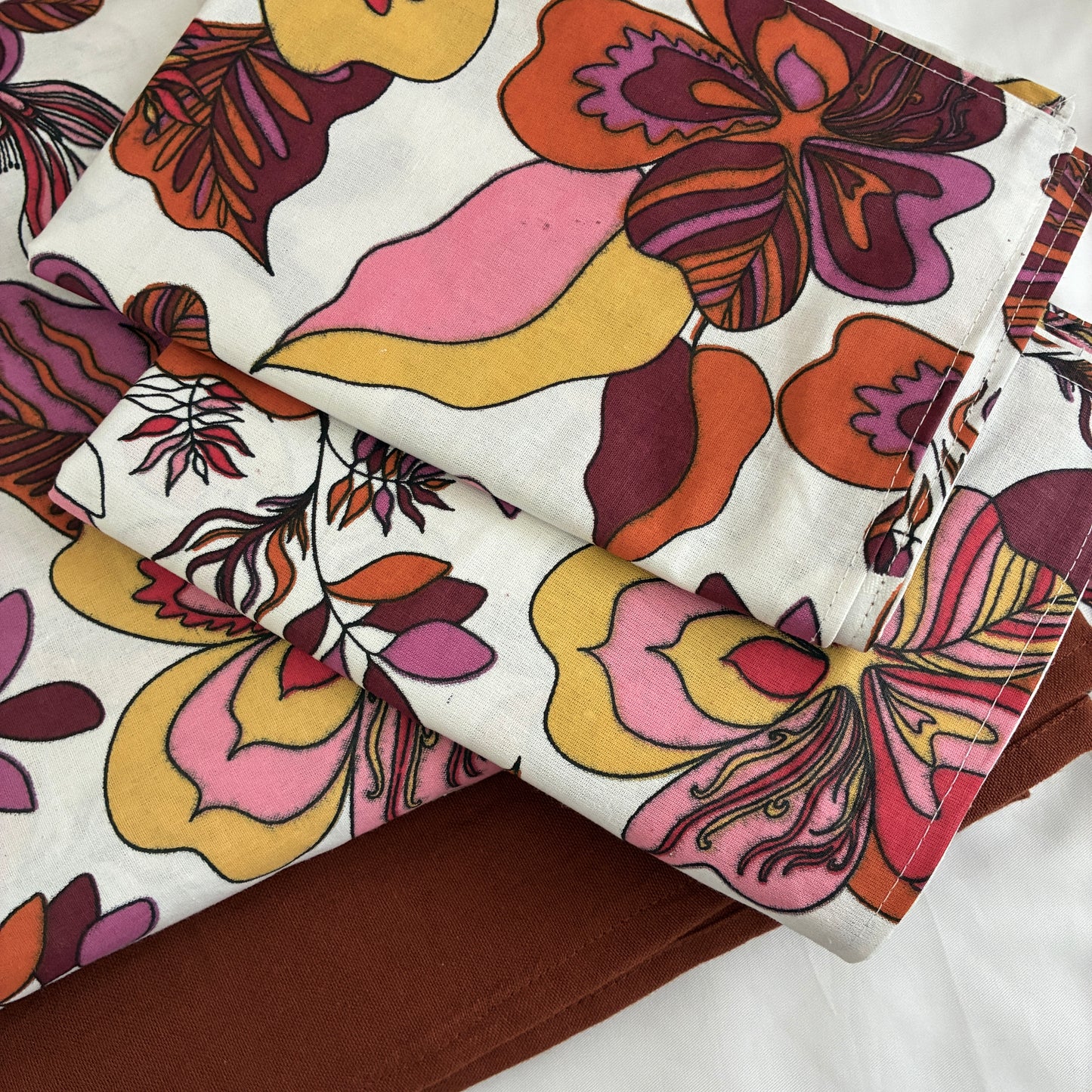 Art Floral King Cotton Bedspread 100x110 inches (2 pillow covers)