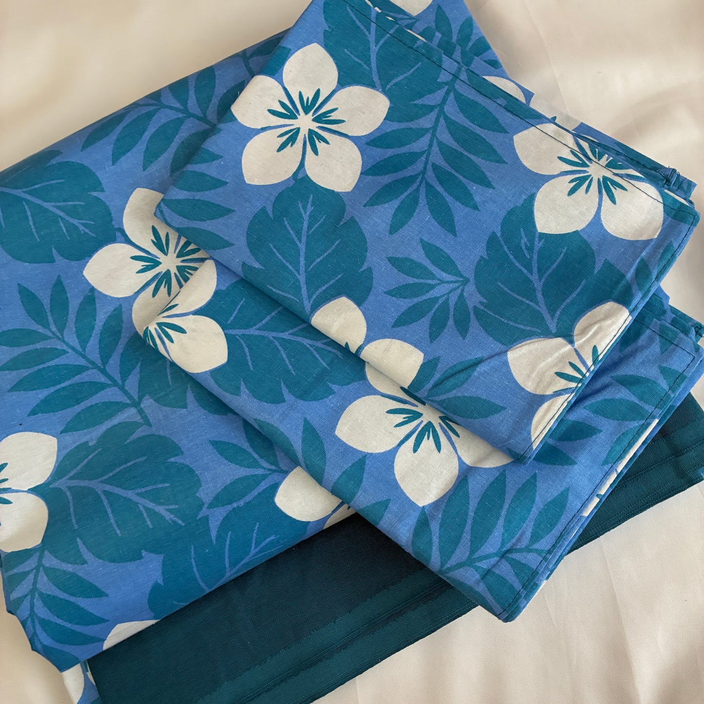 Blue Ixora King Cotton Bedspread 100x110 inches (2 pillow covers)