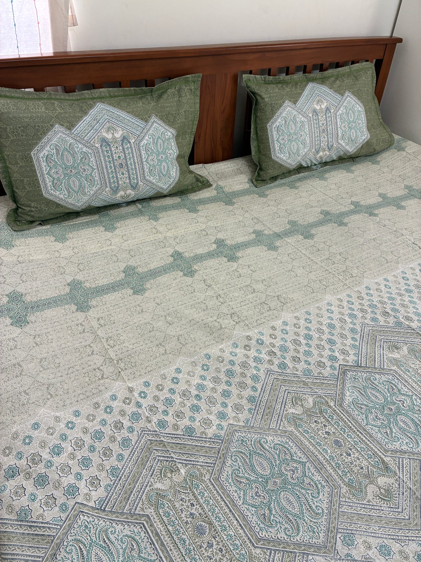 Premium Soft King Size Bedspread 108x108 inches