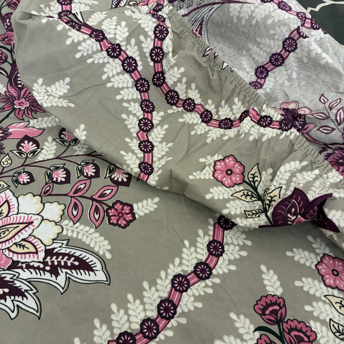 Fitted King Size bedspread 78x72x8 inches