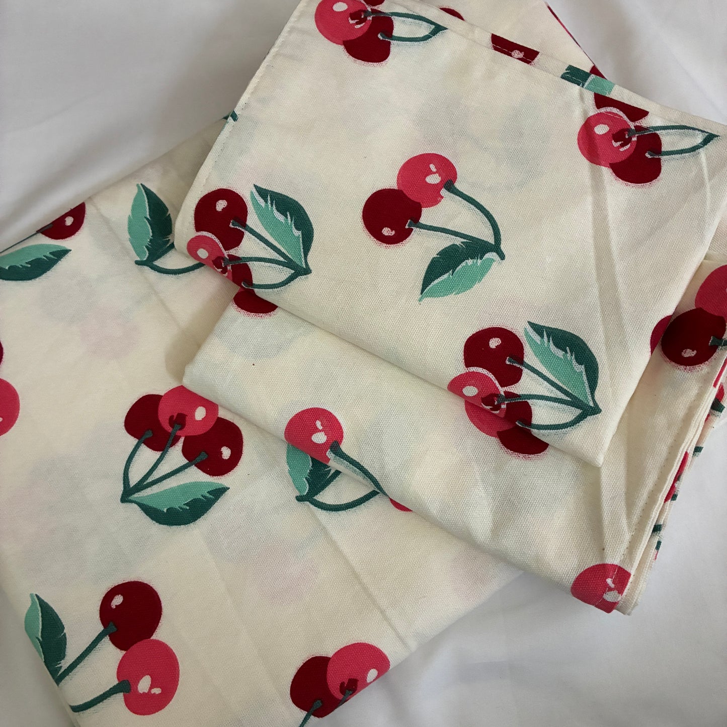 Cherry Cotton Bedspread with 2 Pillow Covers 70 x 90 in