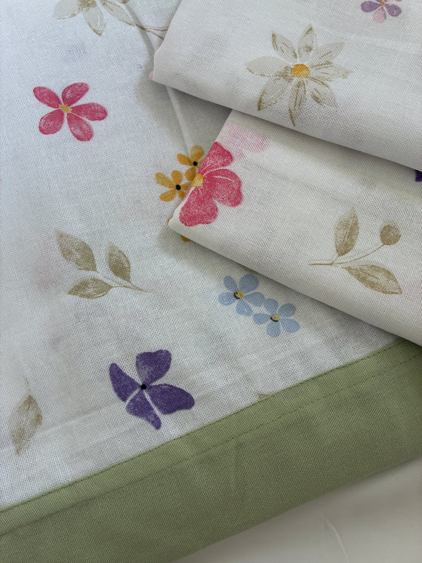 Queen Size Bedspread 90x100 inches