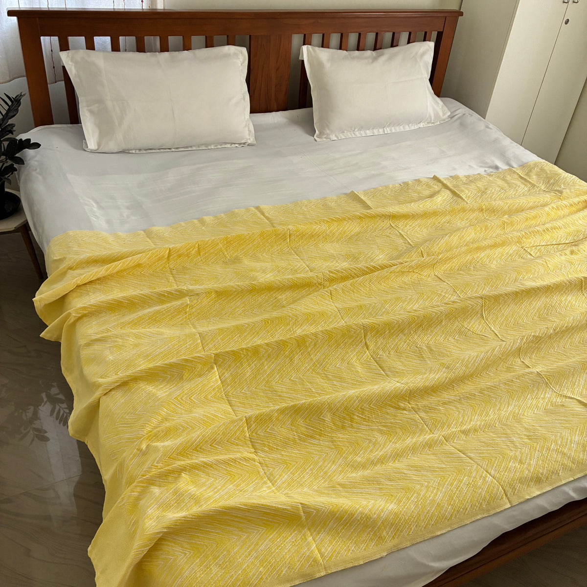 Yellow Dual Tone zigzag Single Size Blanket / Throw