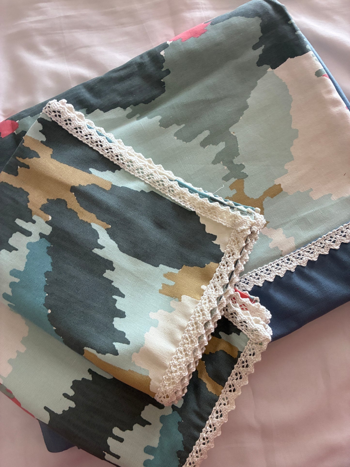Lace Queen bedspread 90x100 inches