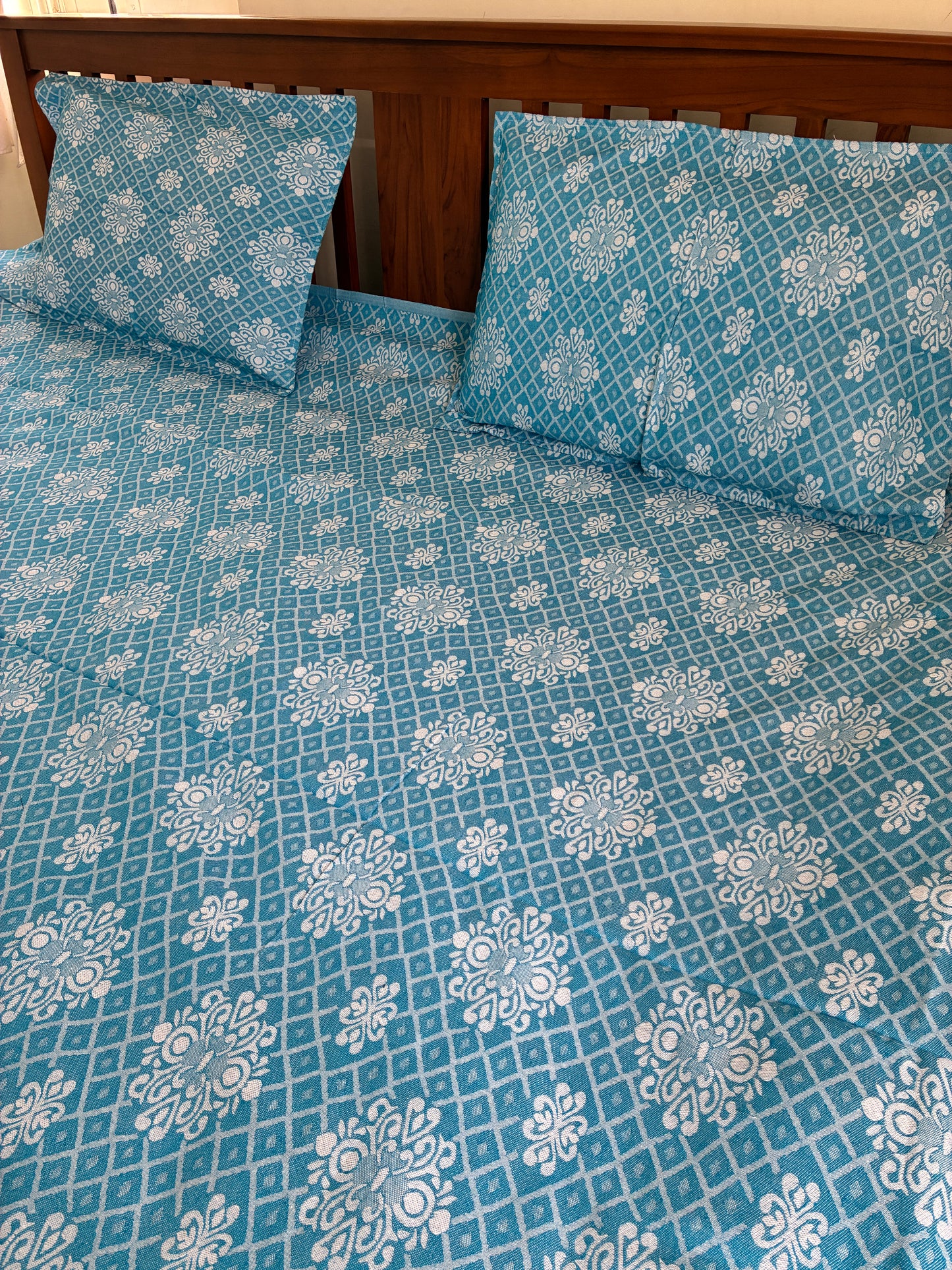 Premium Blue King Size Bedspread 108 x 108 in