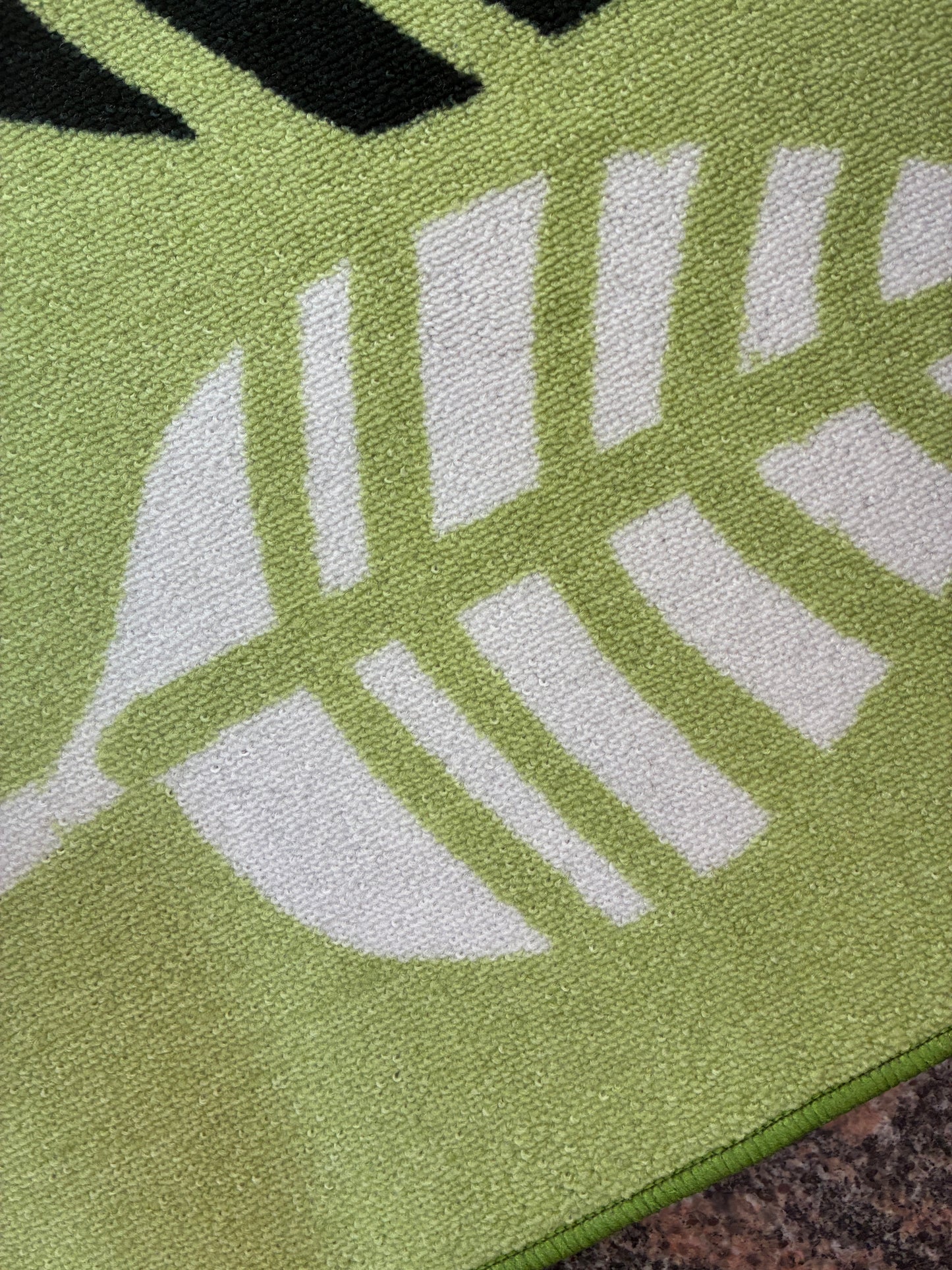 Green Leaf Big Anti Slip Door Mat (88 x 58 cm)