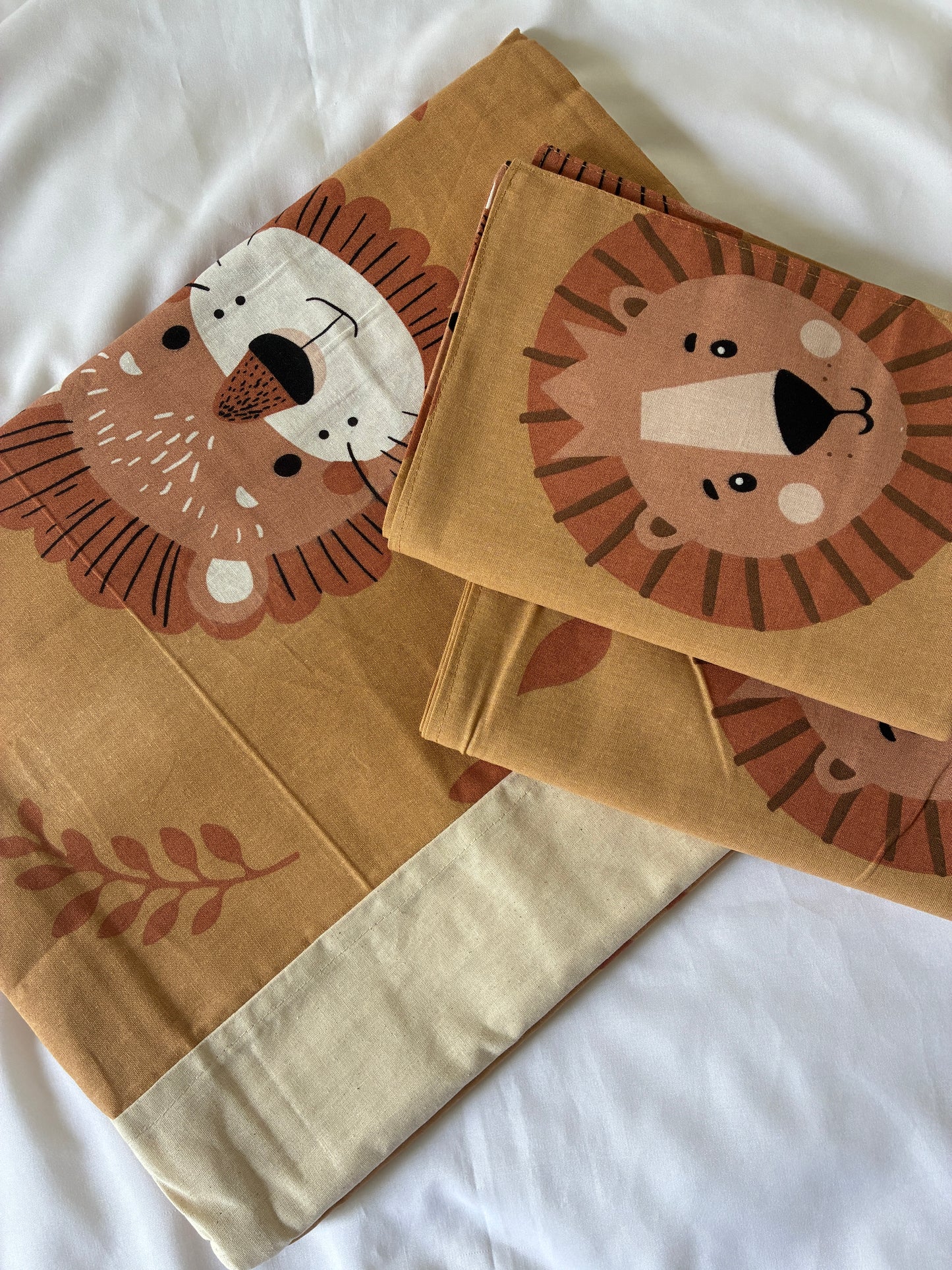 Simba Queen Size bedspread 90x100 inches