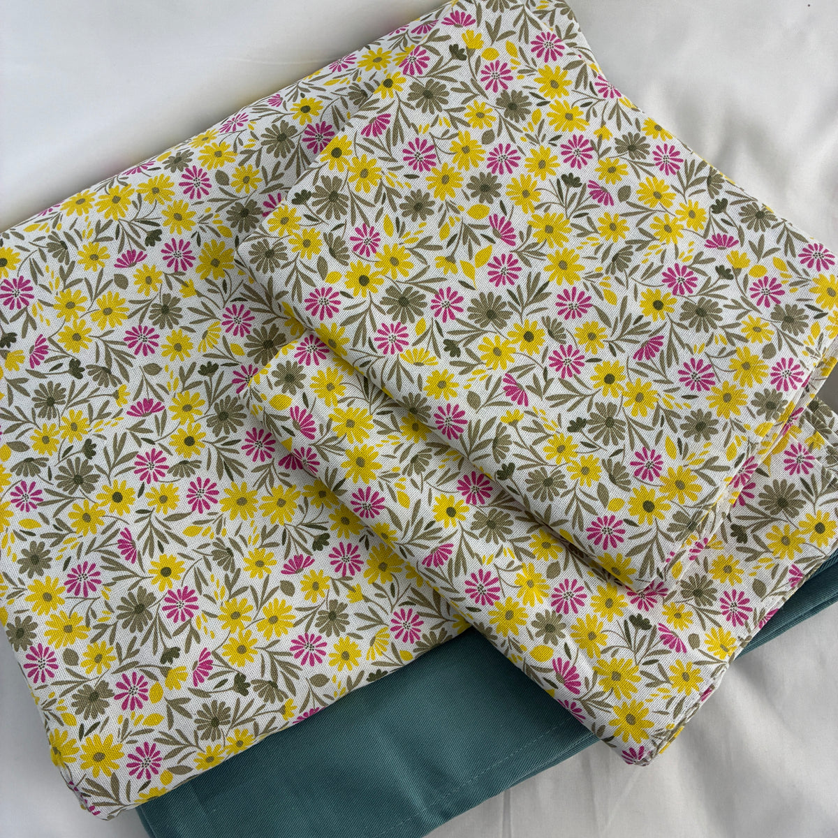 Pink Daisy King Size Cotton Bedspread 100x110 in