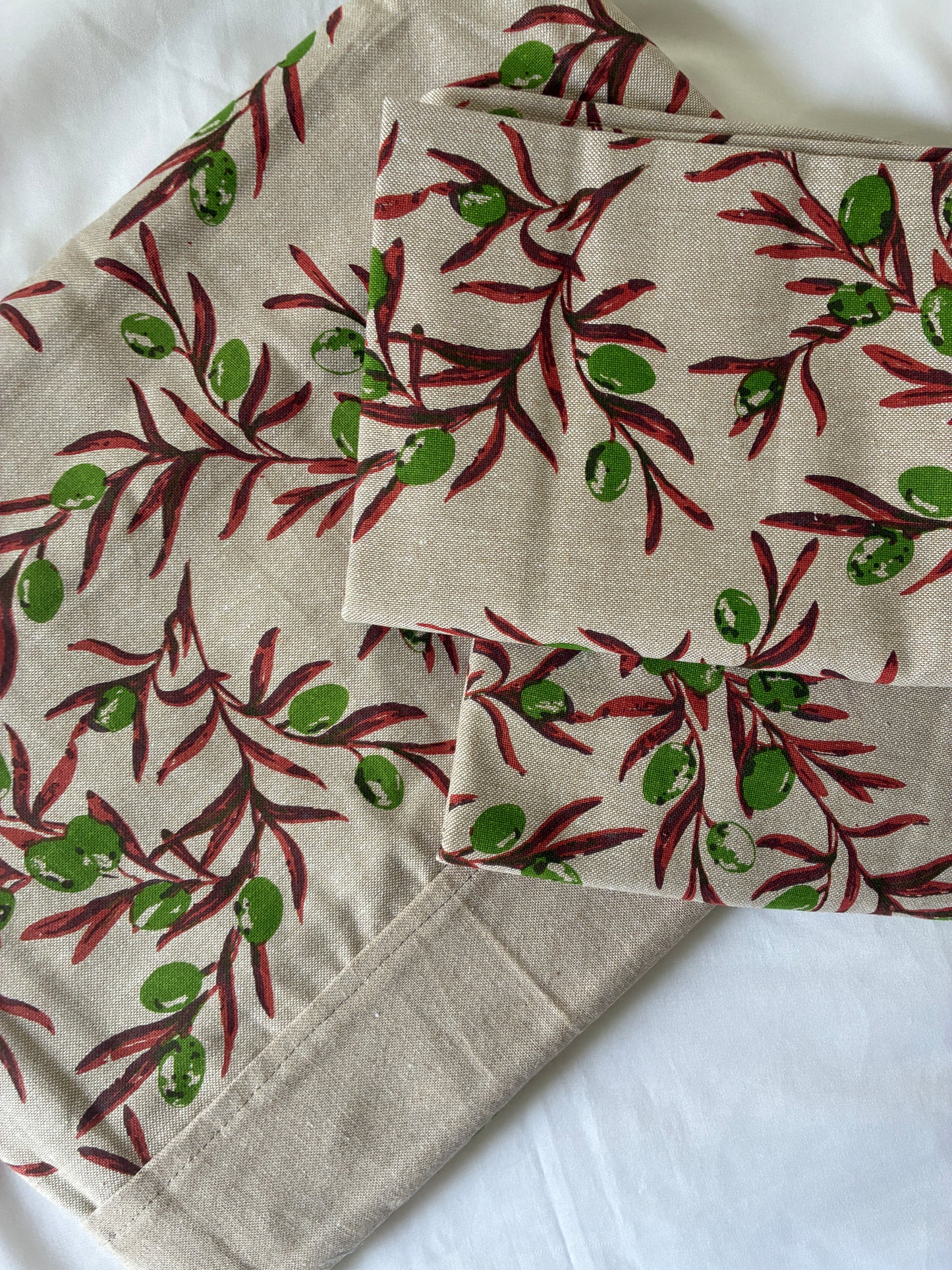 Queen Size bedspread 90x100 inches