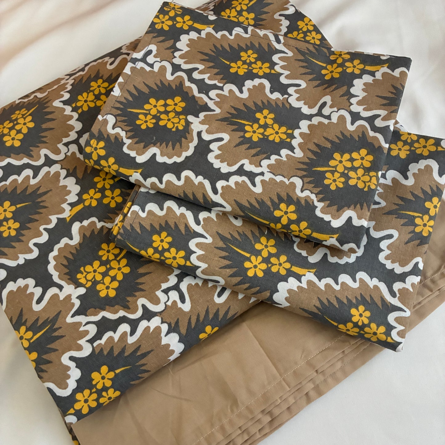 Brown King Size Cotton Bedspread 100x110 inches (2 pillow covers)