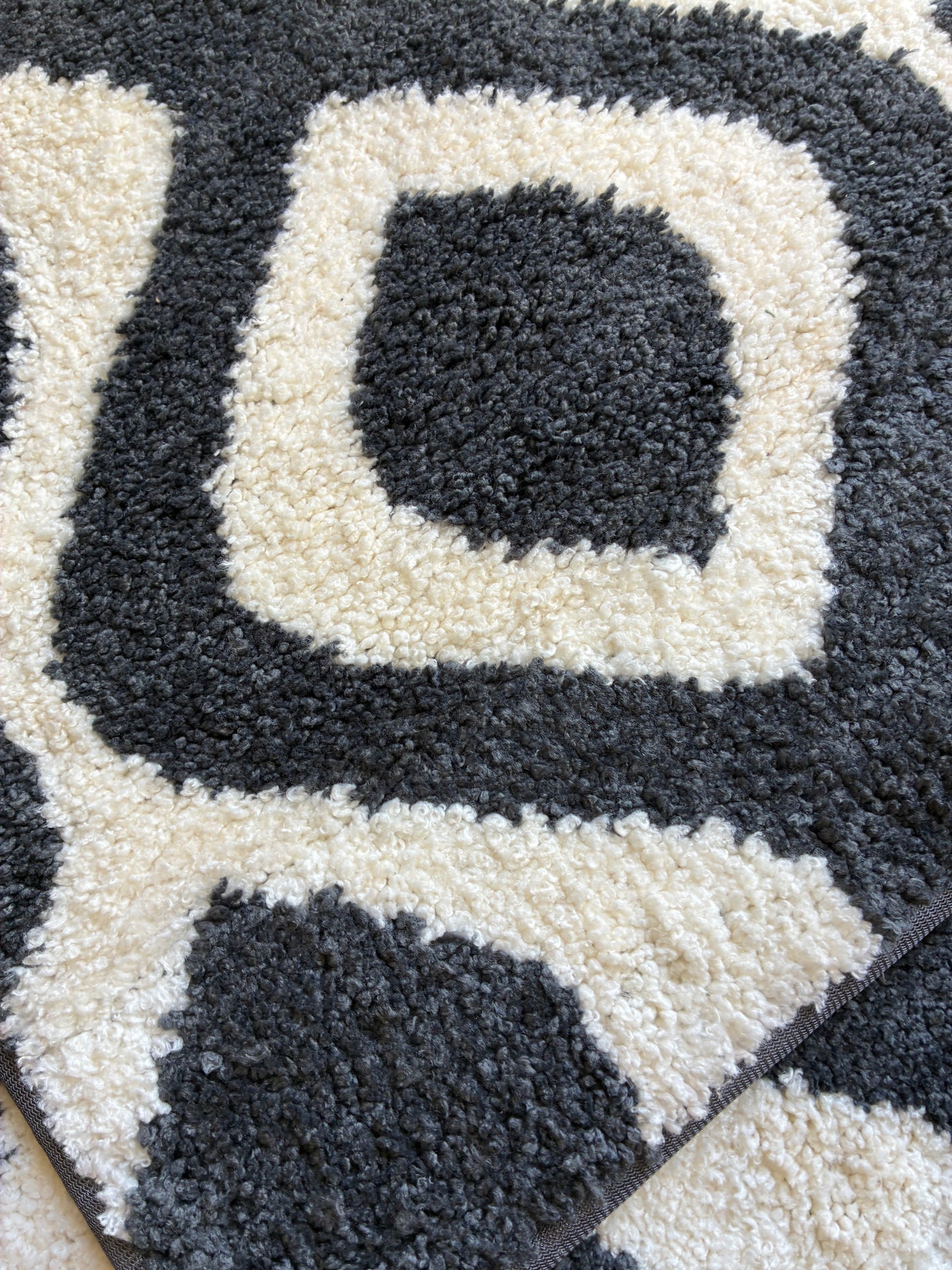 Anti Slip Black Diamond Floor mats (set of 2) (40x60cm) (50x82cm)