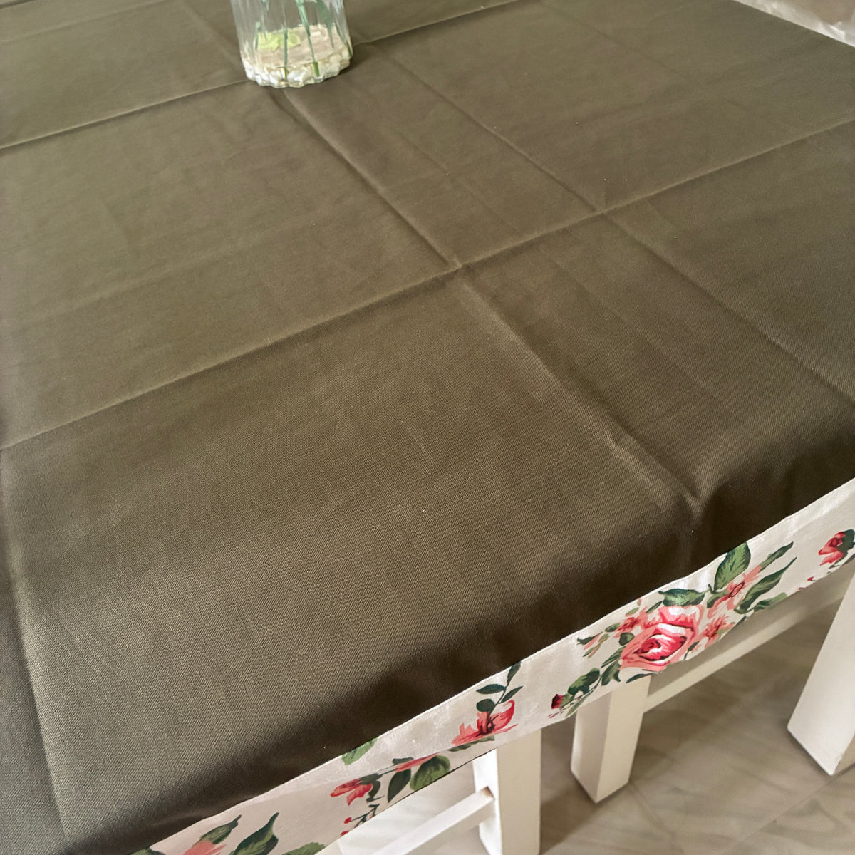 Plain with Floral Border 4 Seater Table Covers