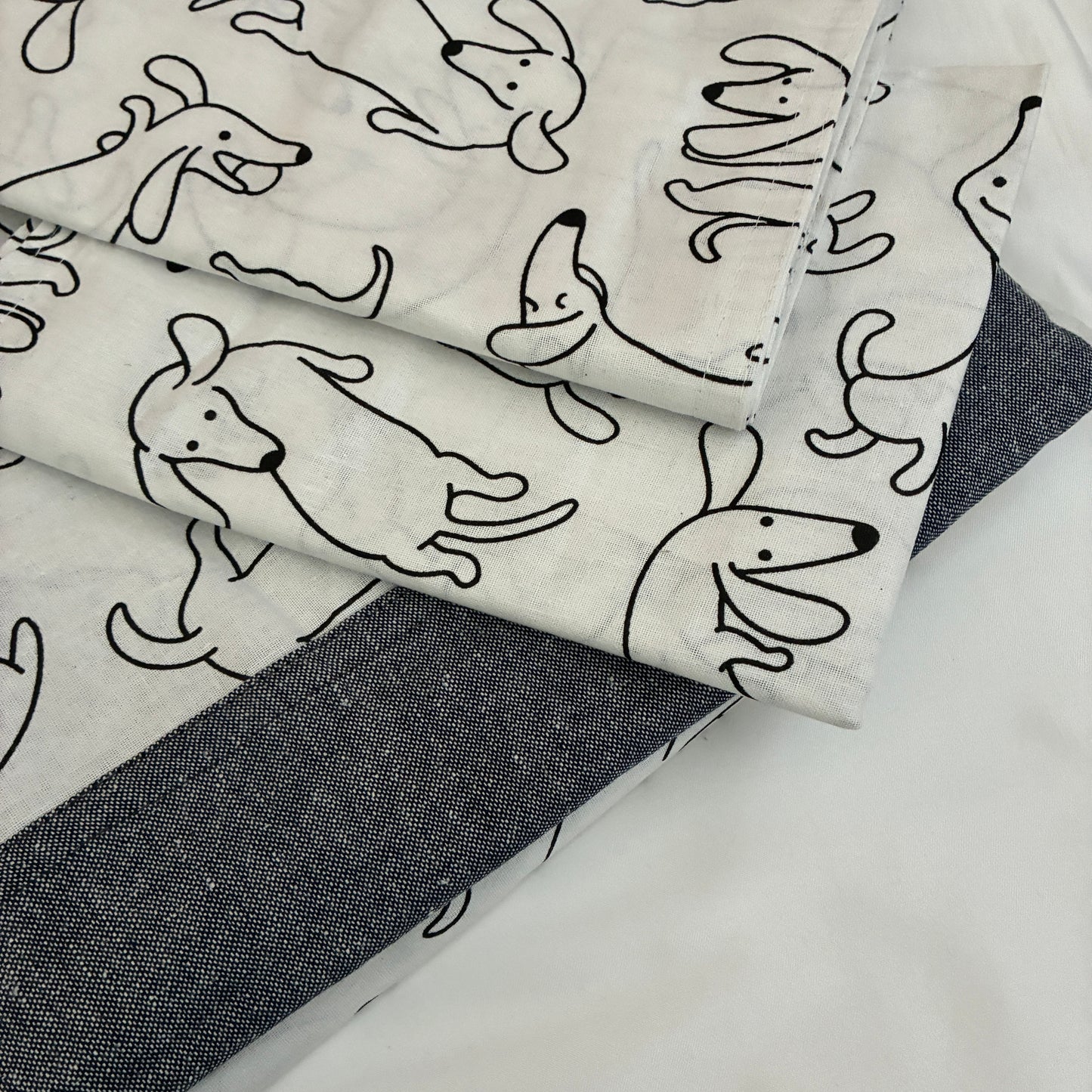 Cute Dog Queen Size Bedspread 90x100 inches ( 2 PILLOW COVERS)